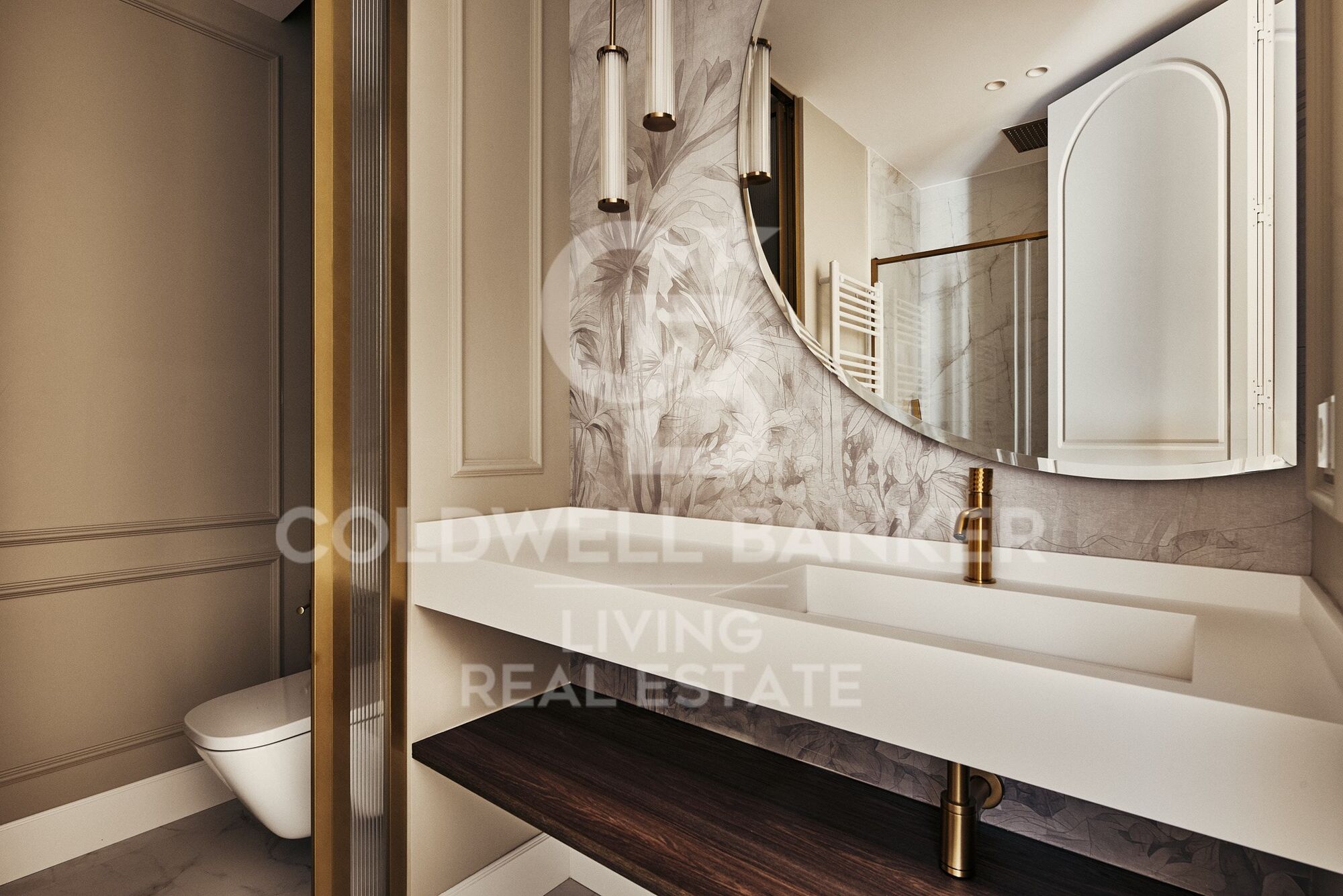 Flat 5 Bedrooms Sale Madrid