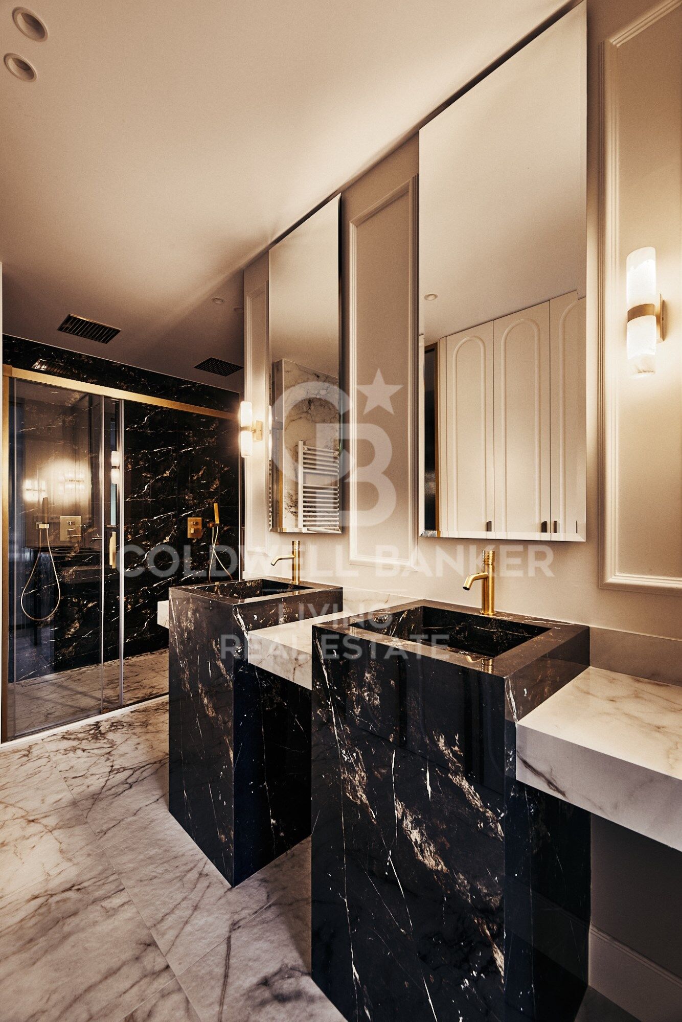 Flat 5 Bedrooms Sale Madrid