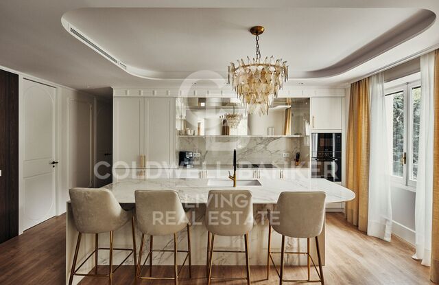 Flat 5 Bedrooms Sale Madrid
