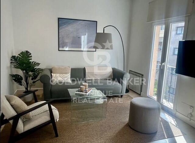 Exclusive renovated house on the top floor with great luminosity