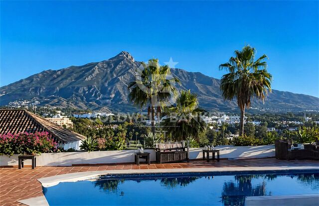 Villa 5 Bedrooms Sale Marbella
