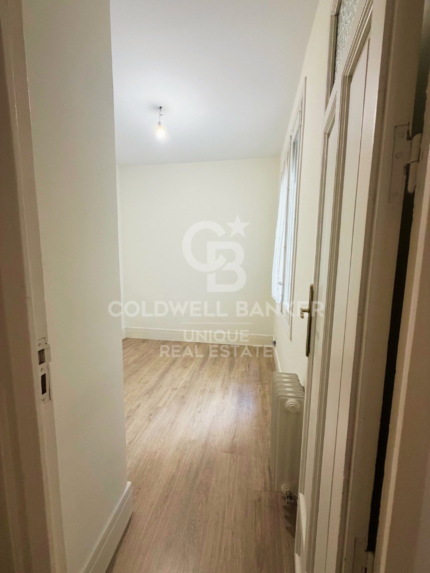 Two-bedroom apartment in a unique and spectacular building in Almagro, Madrid.