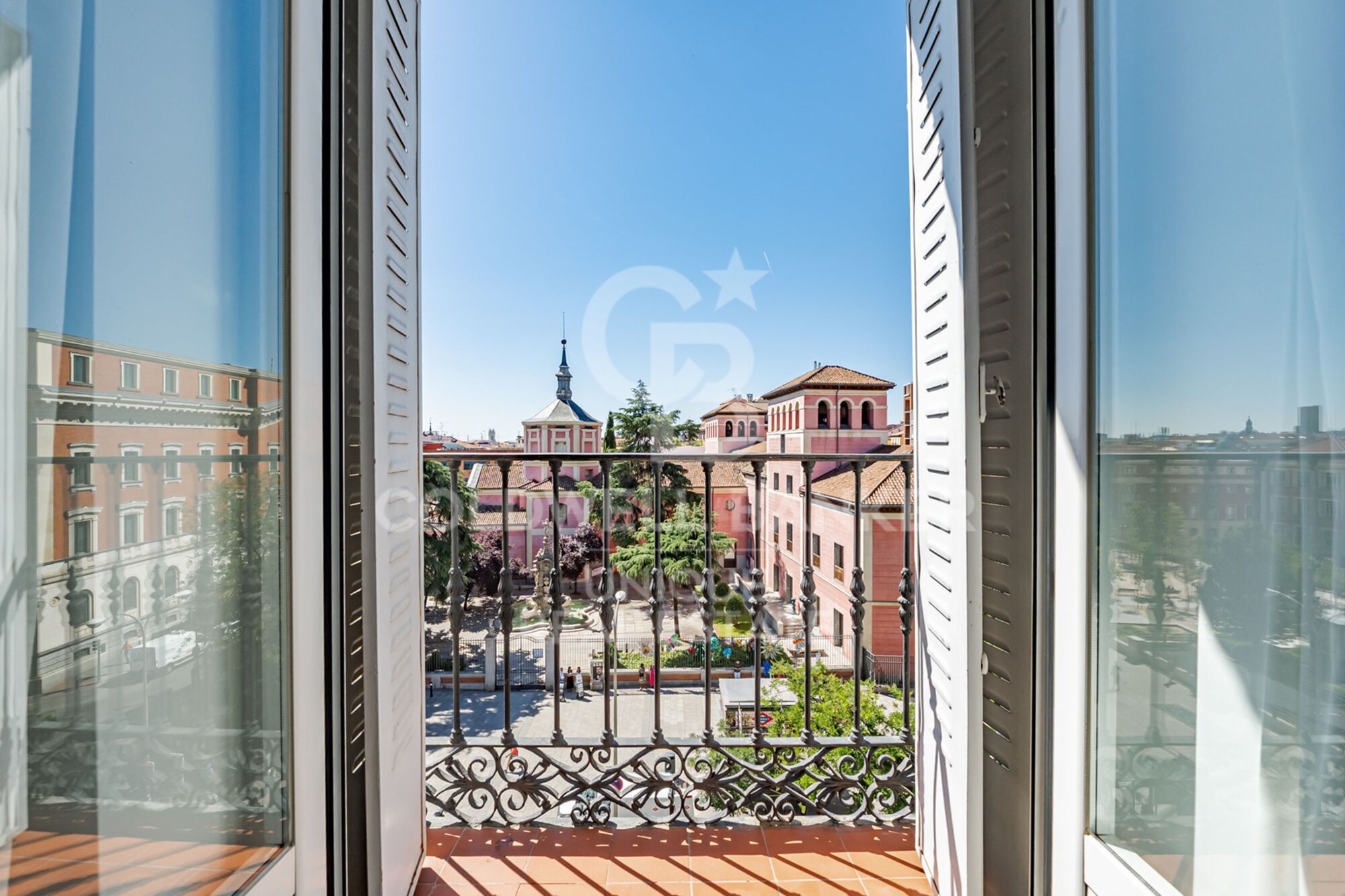 3 bedroom apartment with natural light and open views in Justicia