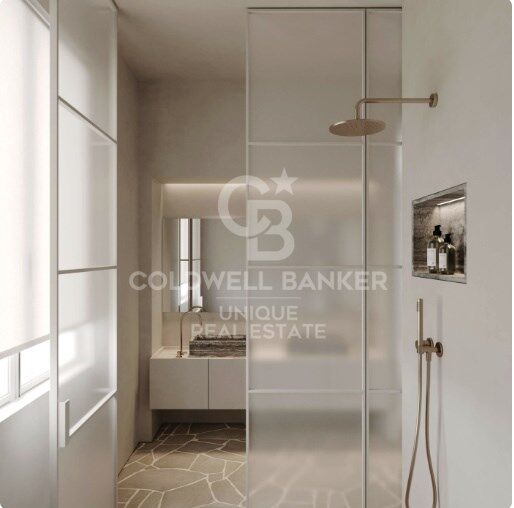 Magnificent flat to be renovated in the best area of Castellana, in Madrid