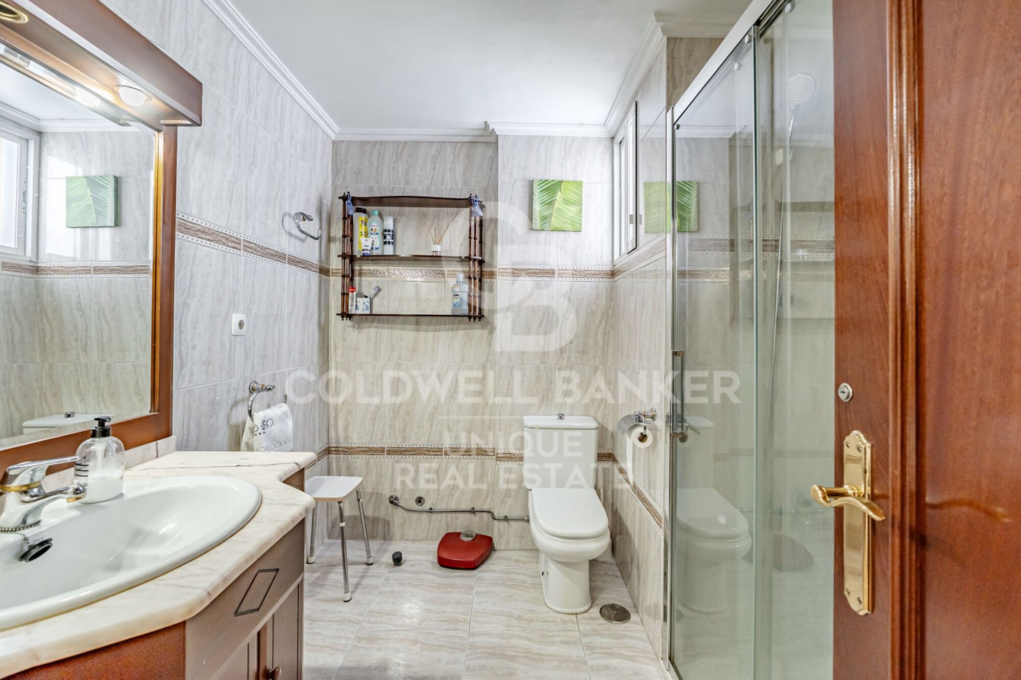 7th-Floor Exterior Apartment with Four Bedrooms, Terrace and Open Views in Goya