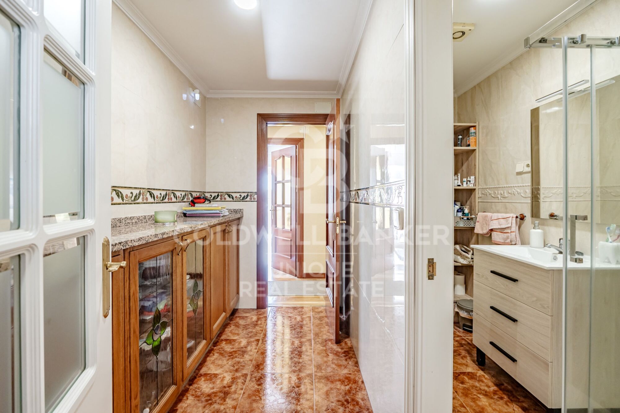 7th-Floor Exterior Apartment with Four Bedrooms, Terrace and Open Views in Goya