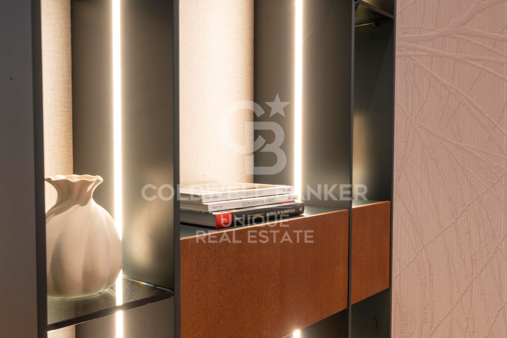 Brand-new three-bedroom en-suite apartment in Goya, Salamanca District