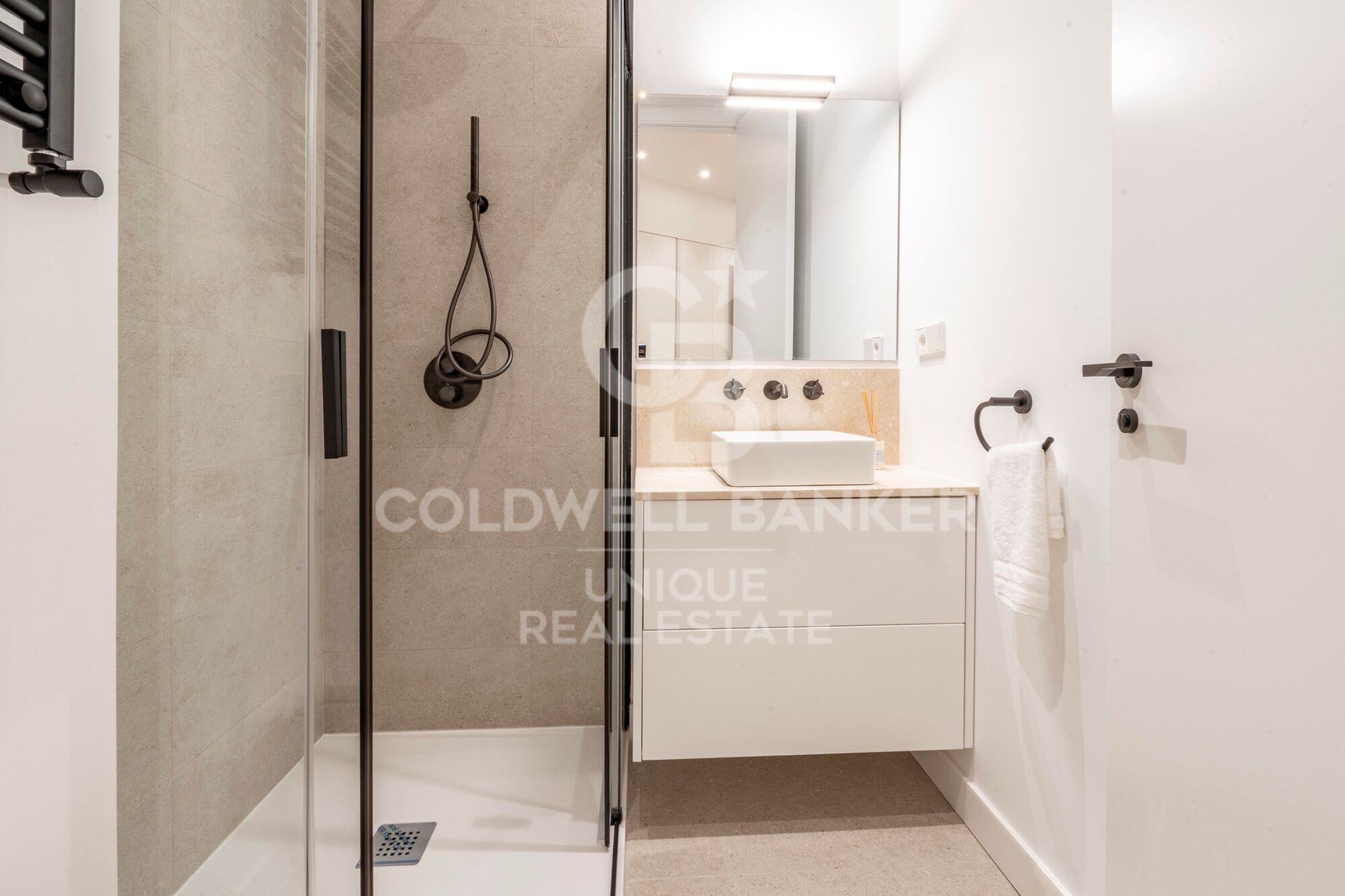 Brand-new three-bedroom en-suite apartment in Goya, Salamanca District