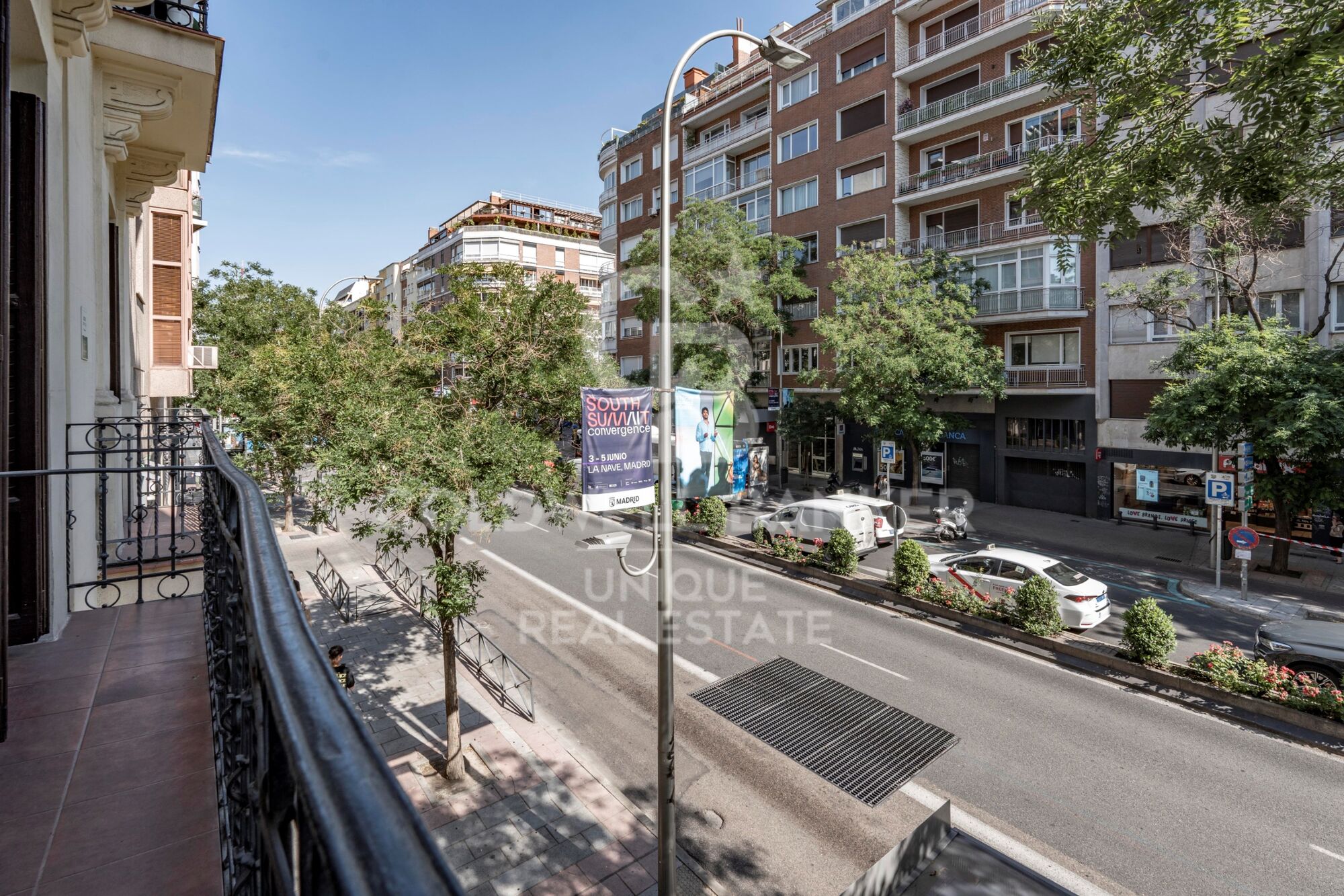 Brand-new three-bedroom en-suite apartment in Goya, Salamanca District