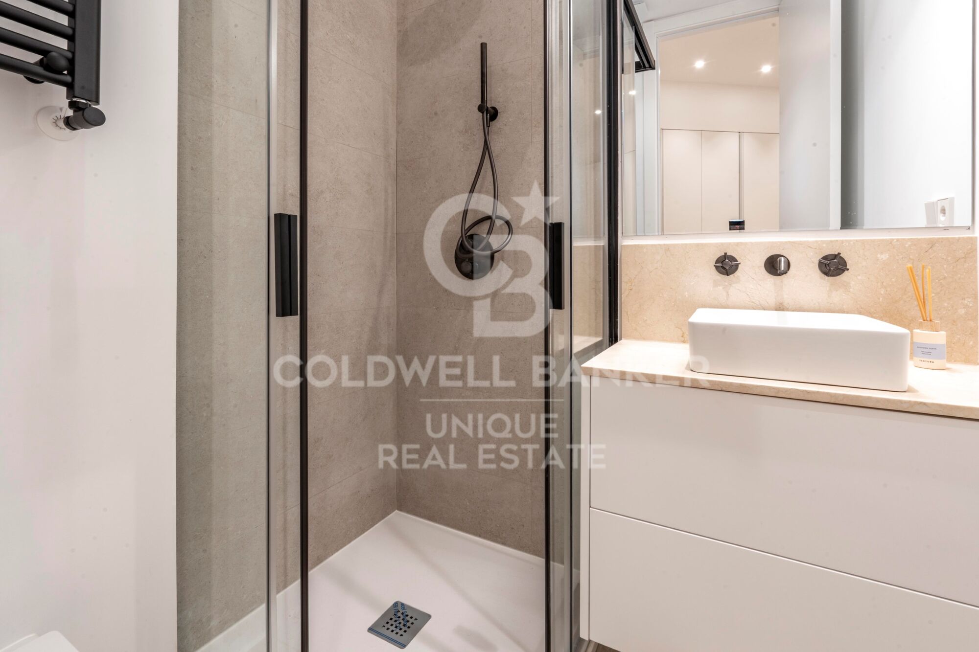 Brand-new three-bedroom en-suite apartment in Goya, Salamanca District