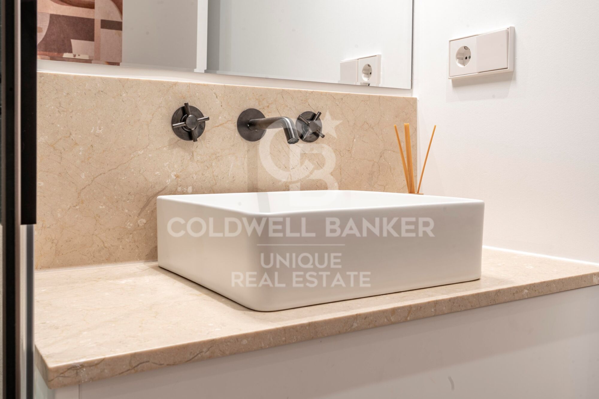 Brand-new three-bedroom en-suite apartment in Goya, Salamanca District
