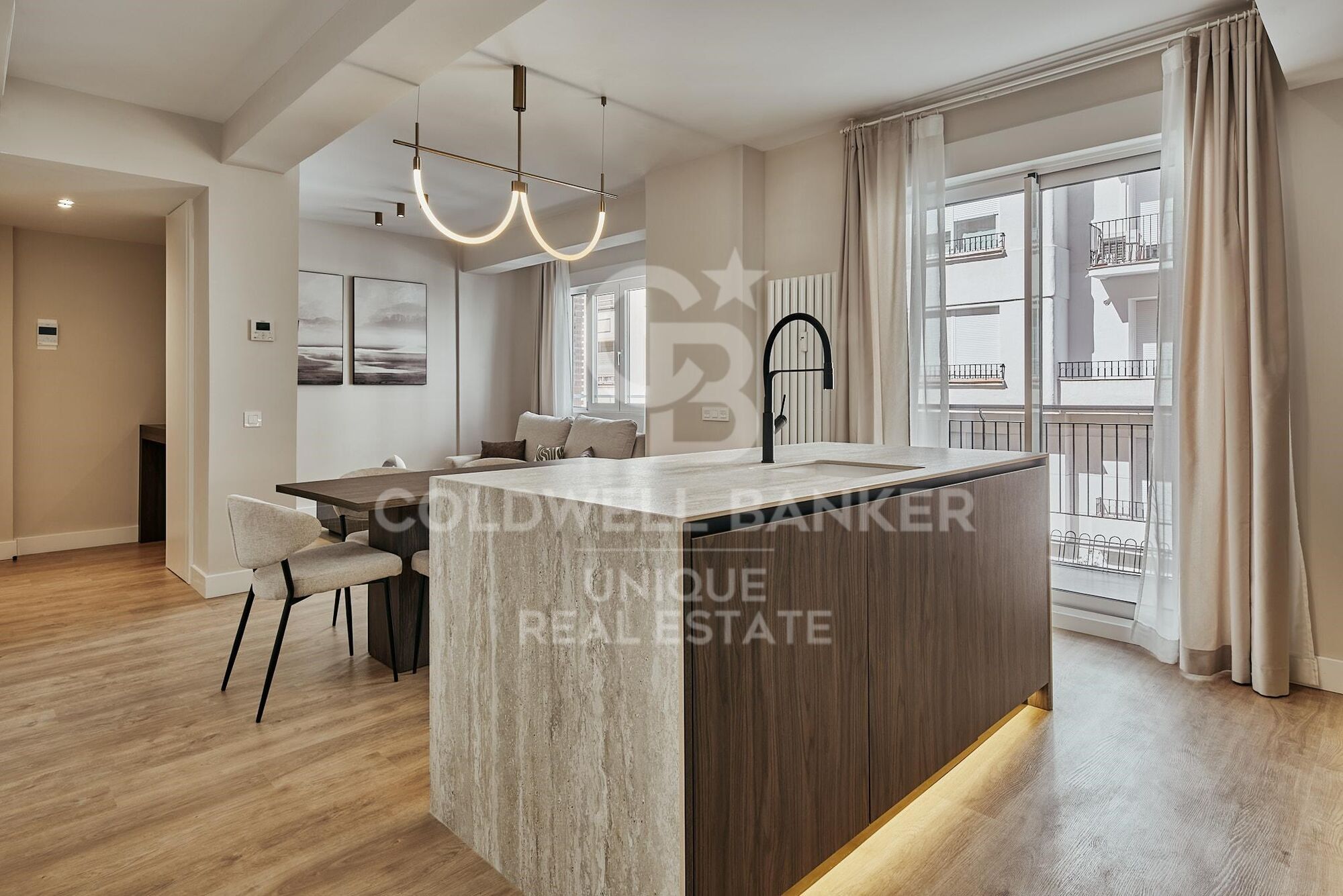 Renovated exterior apartment with terrace, garage, and storage room in Lista, Madrid