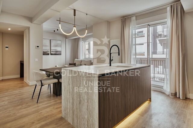 Renovated exterior apartment with terrace, garage, and storage room in Lista, Madrid