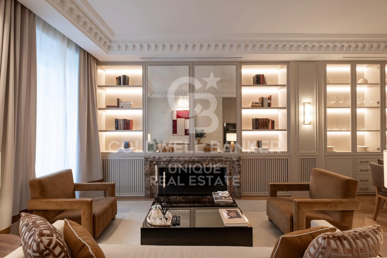 Luxury Renovated Apartment with Parking in a Classic Building in Recoletos