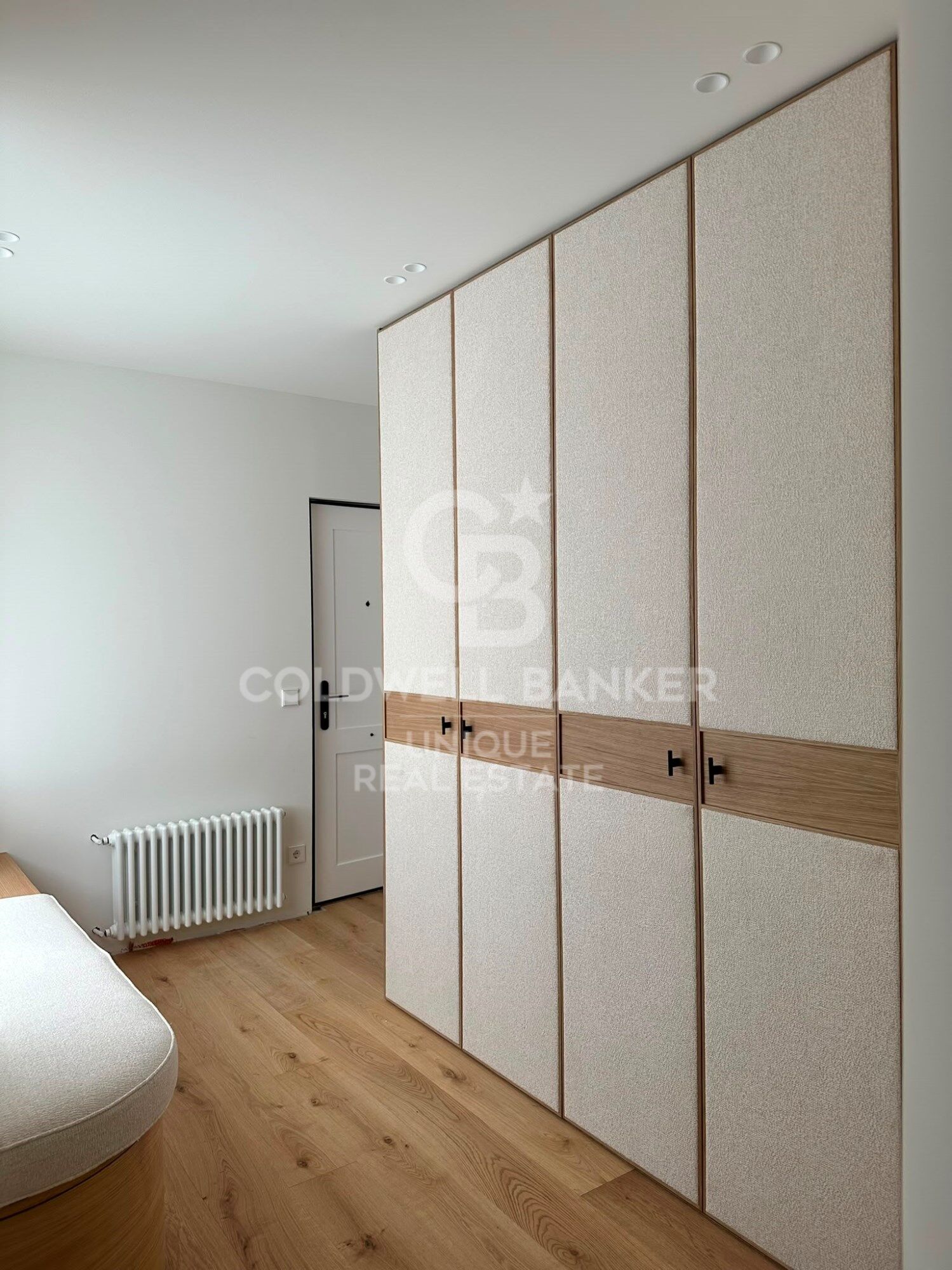 3 bedroom flat and garage in Lista