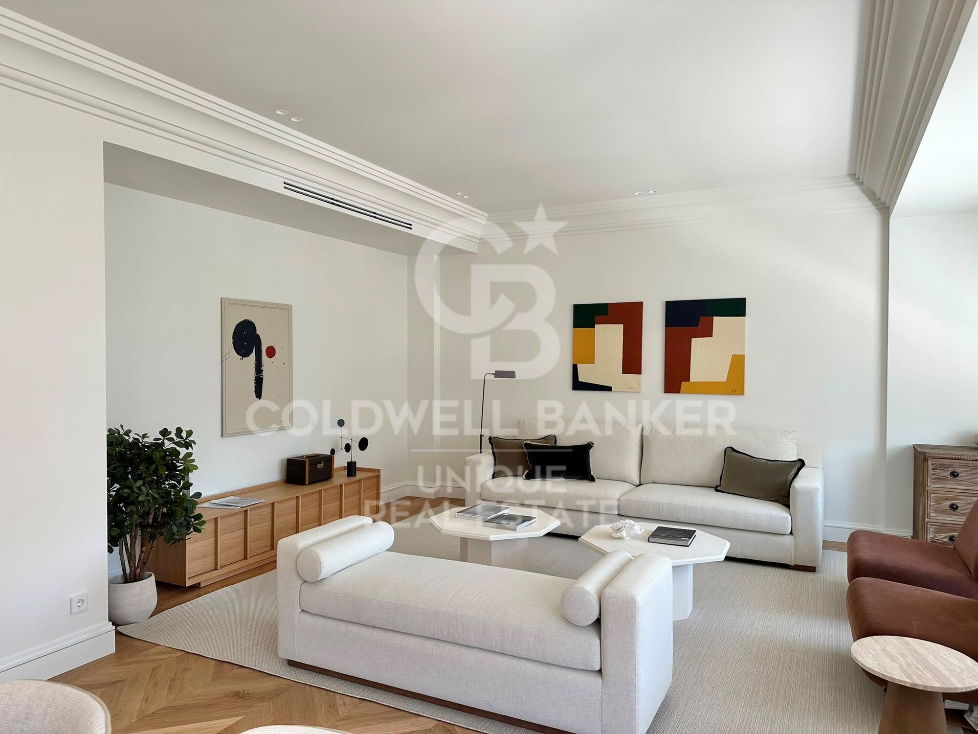 3 bedroom flat and garage in Lista