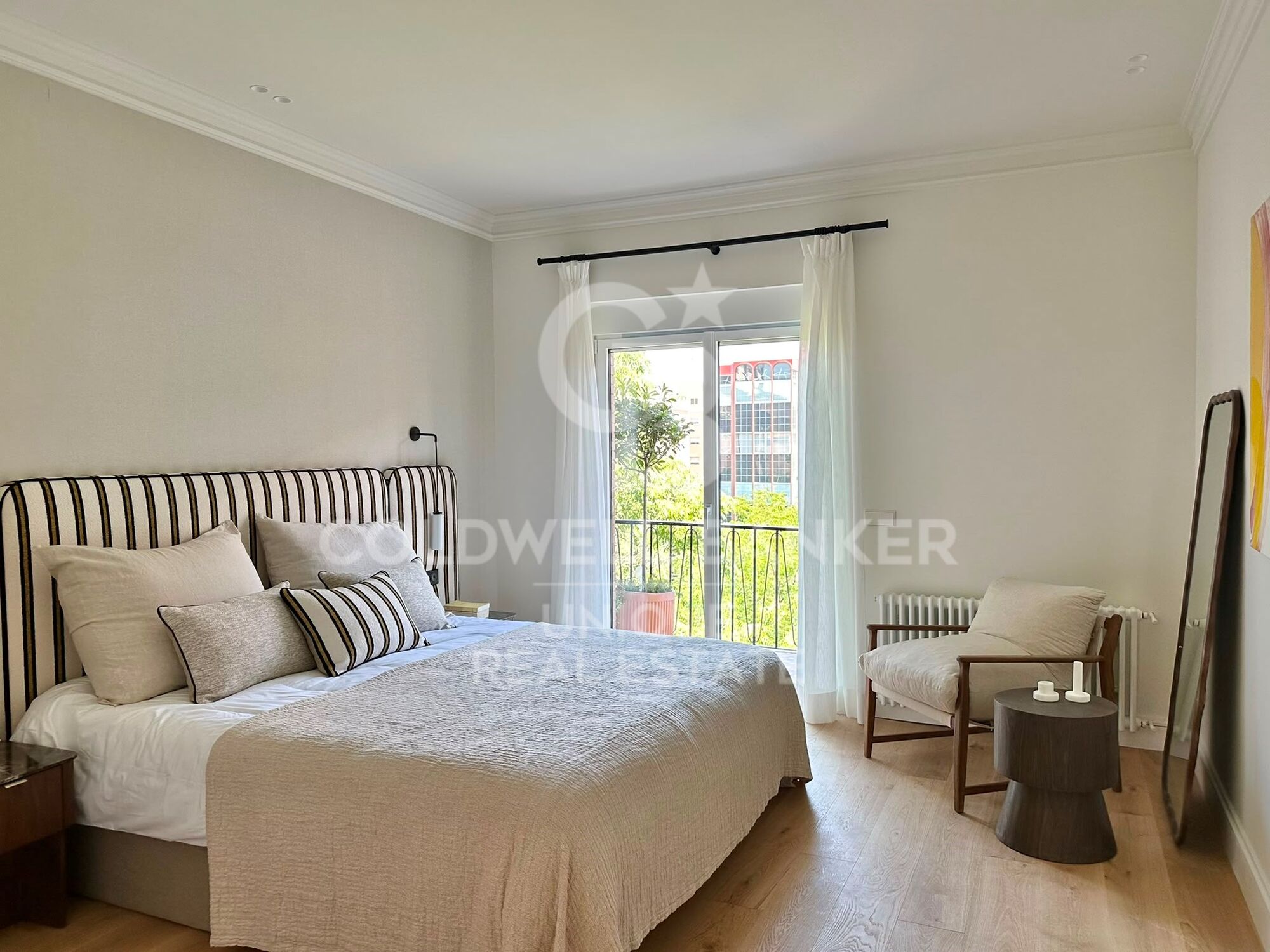 3 bedroom flat and garage in Lista