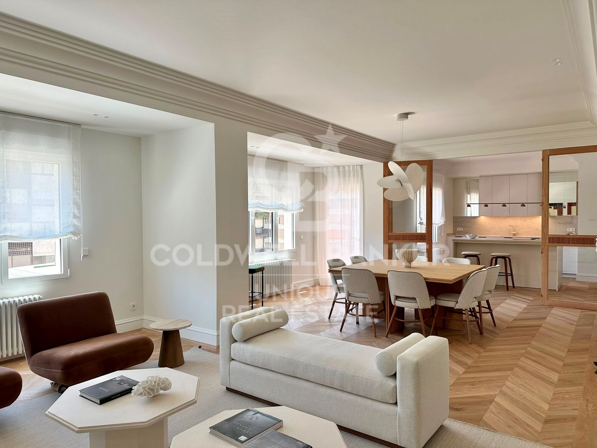 3 bedroom flat and garage in Lista