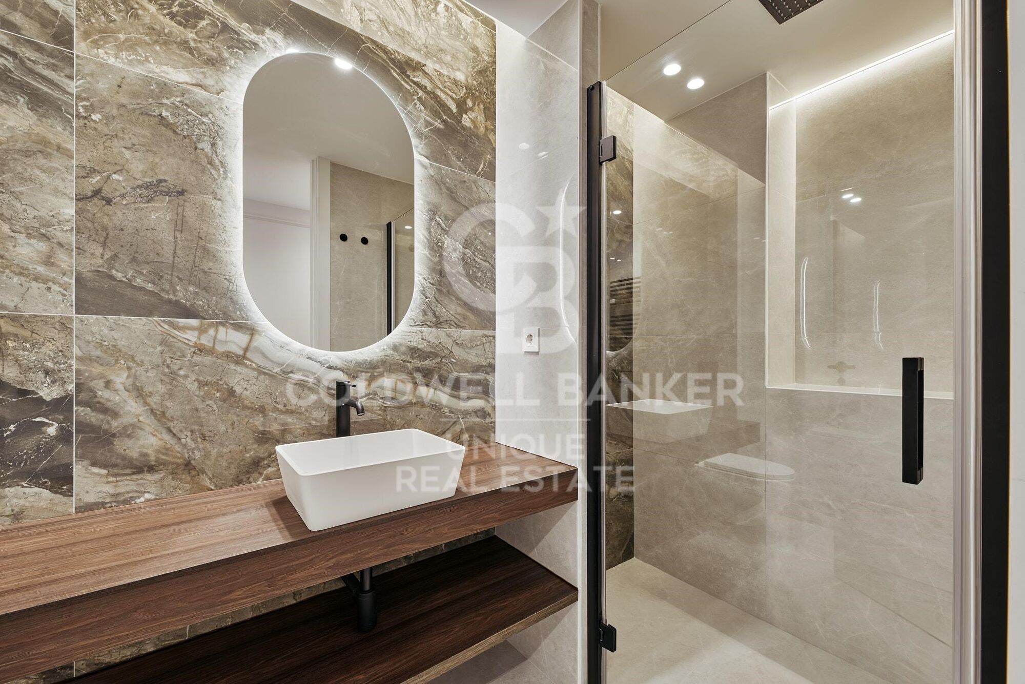 Renovated exterior 3-bedroom apartment in Lista, Madrid