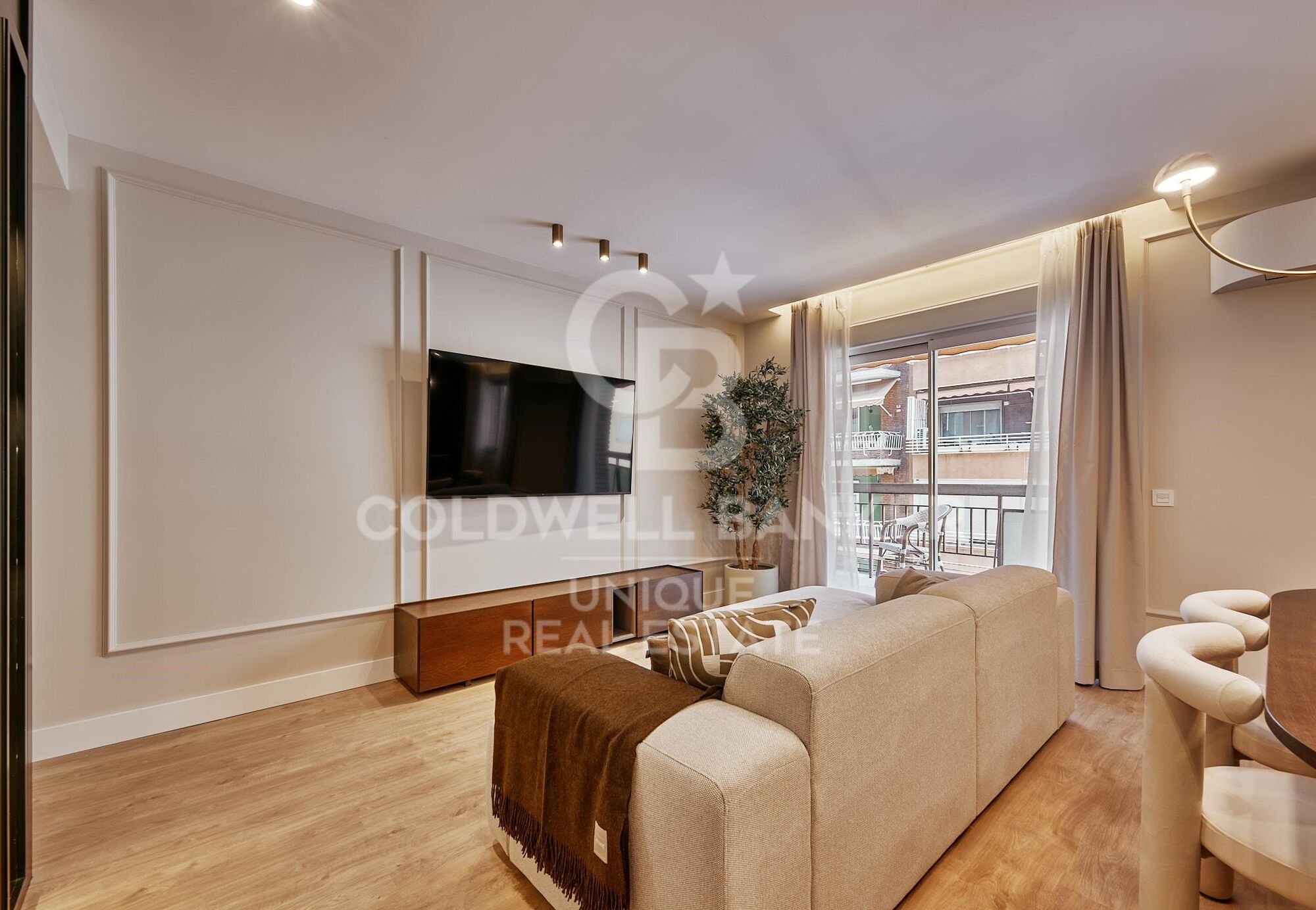 Renovated exterior 3-bedroom apartment in Lista, Madrid