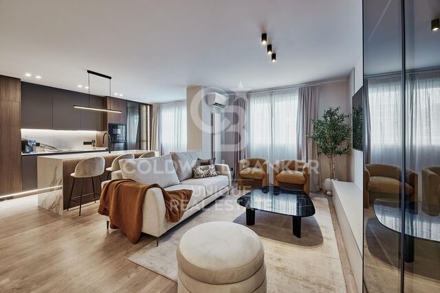 Renovated Apartment with Garage in Lista