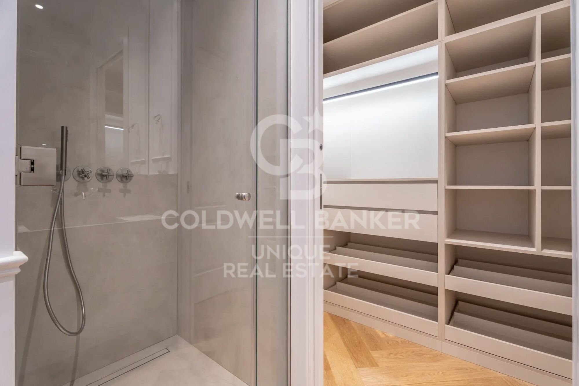 Brand new flat with three bedrooms in Justicia, Madrid