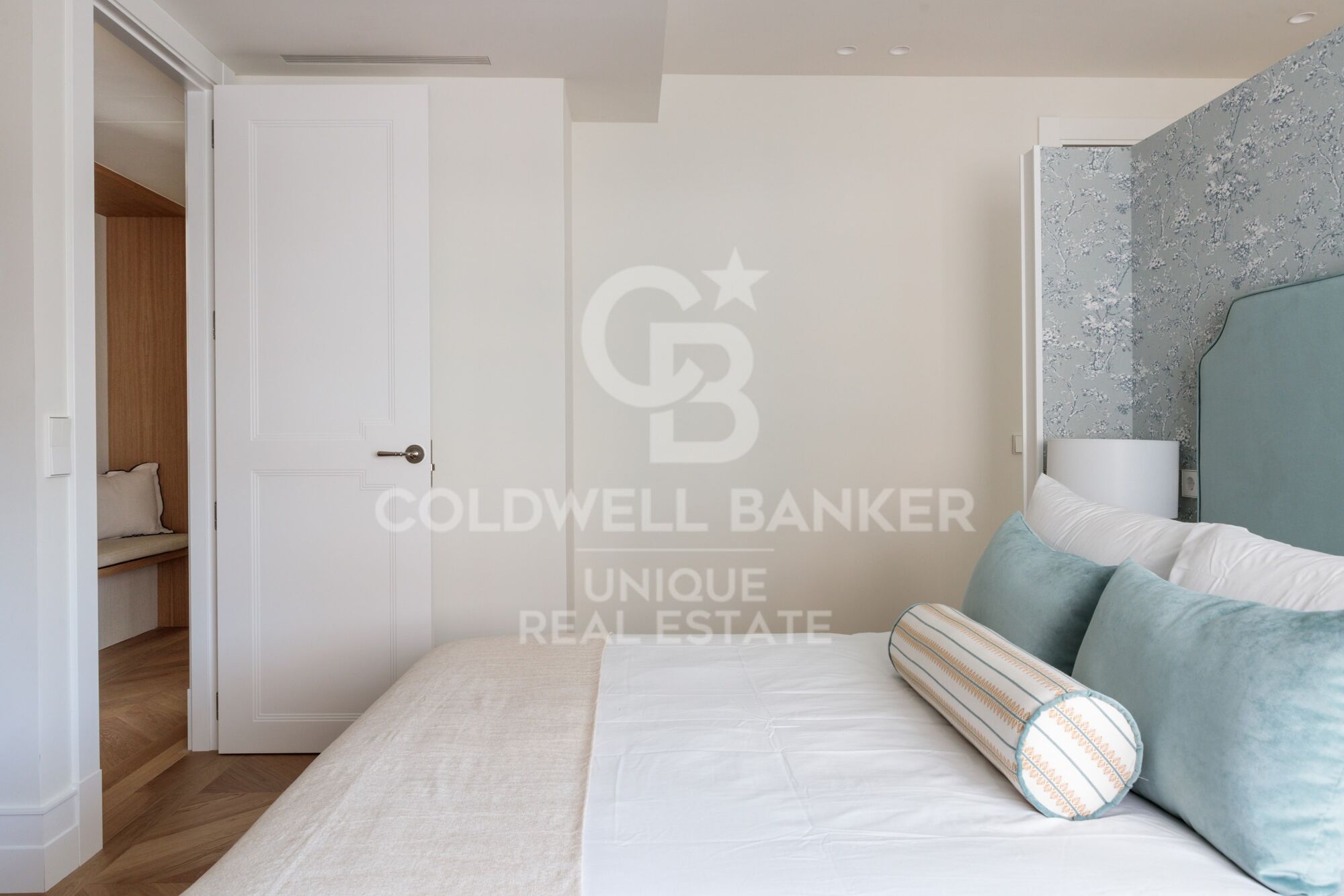 Flat 4 Bedrooms Sale Madrid