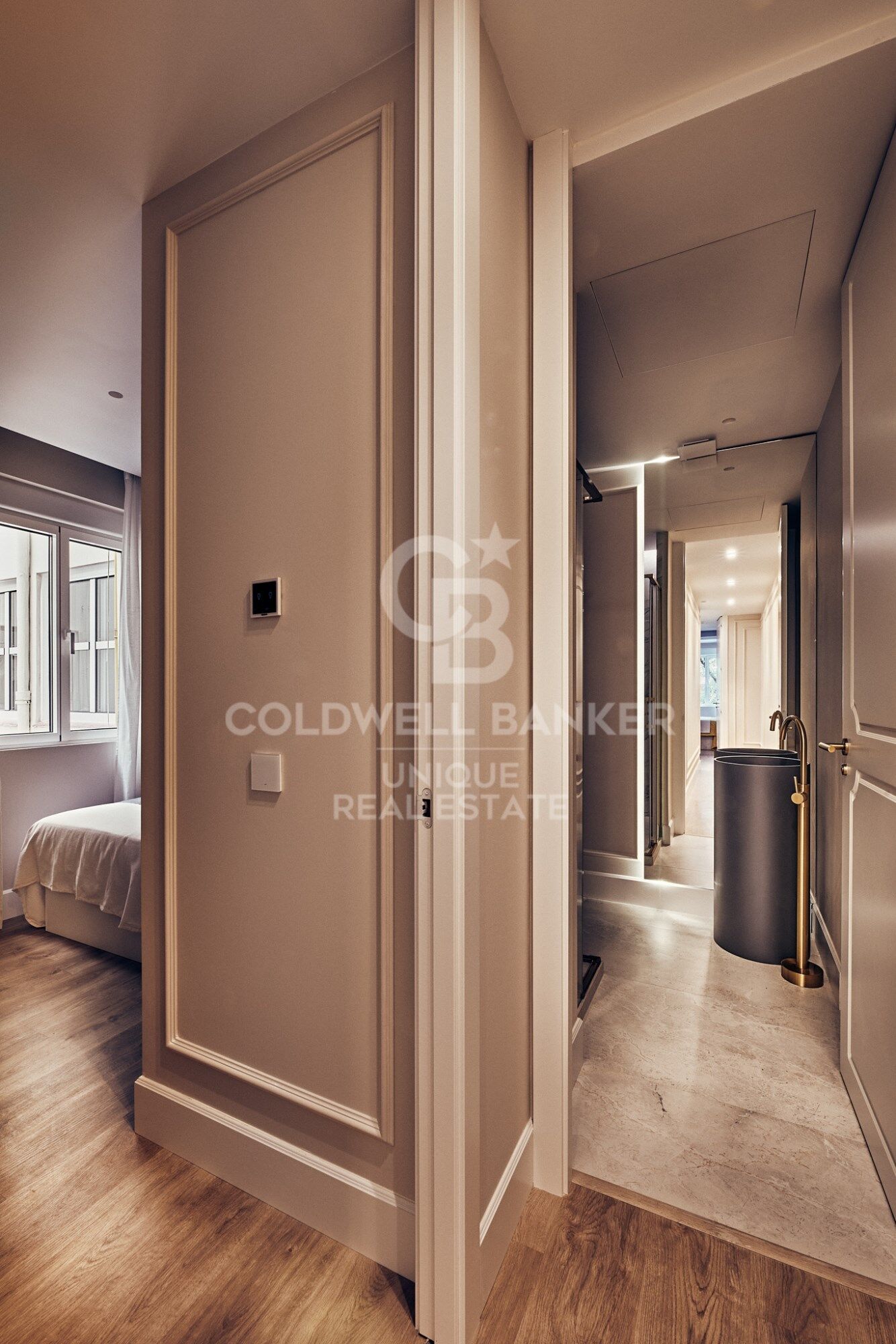 Exclusive renovated house with terrace and garage