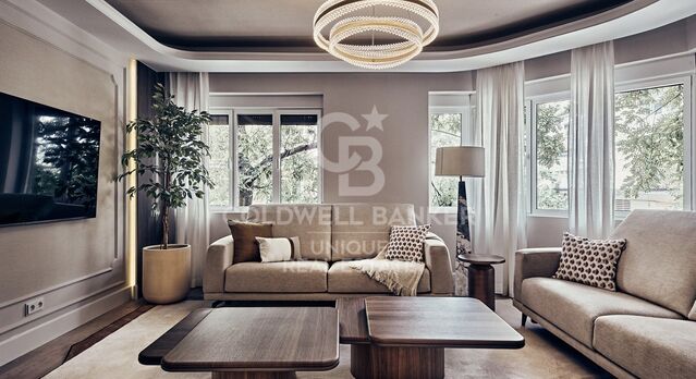 Exclusive renovated house with terrace and garage
