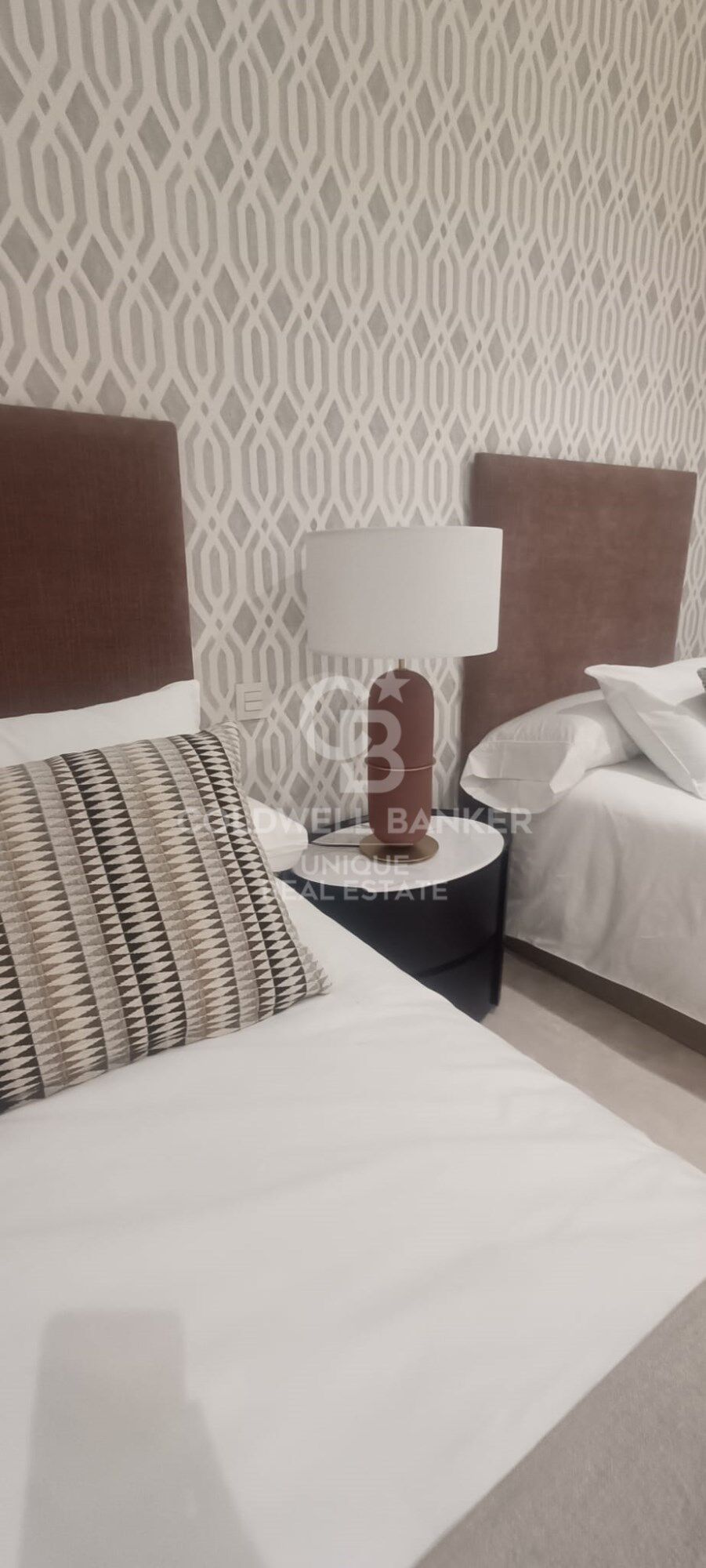 Flat 5 Bedrooms Sale Madrid