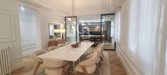 Flat 5 Bedrooms Sale Madrid