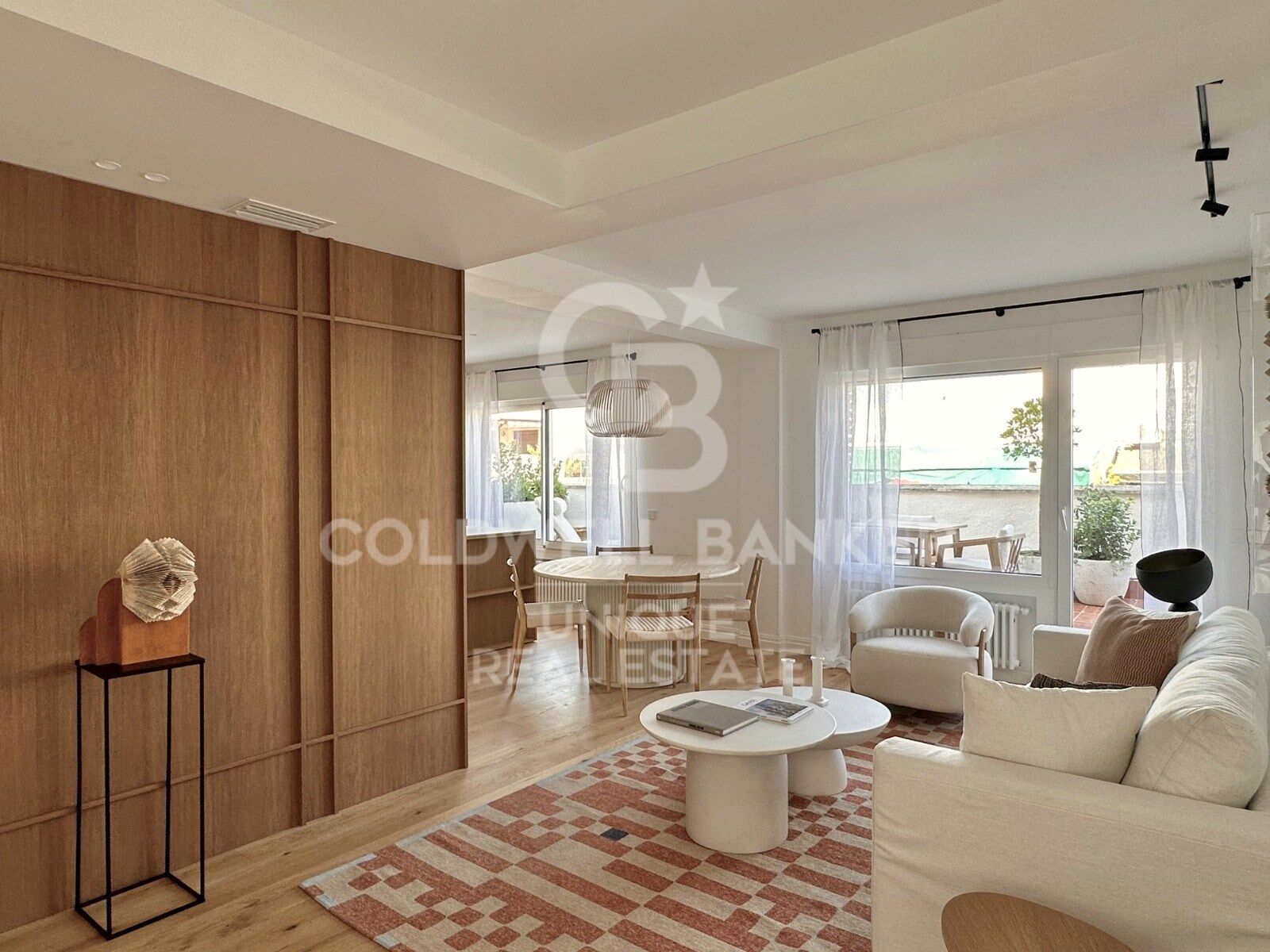 Penthouse with terrace and 3 bedrooms in the Salamanca district