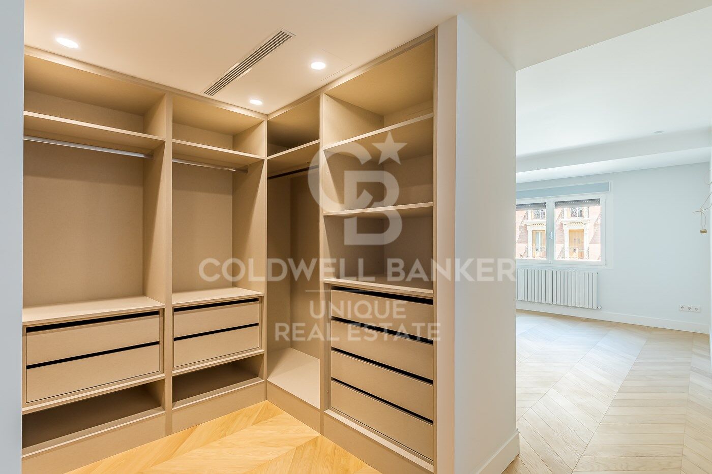 3-bedroom flat with garage space in Almagro