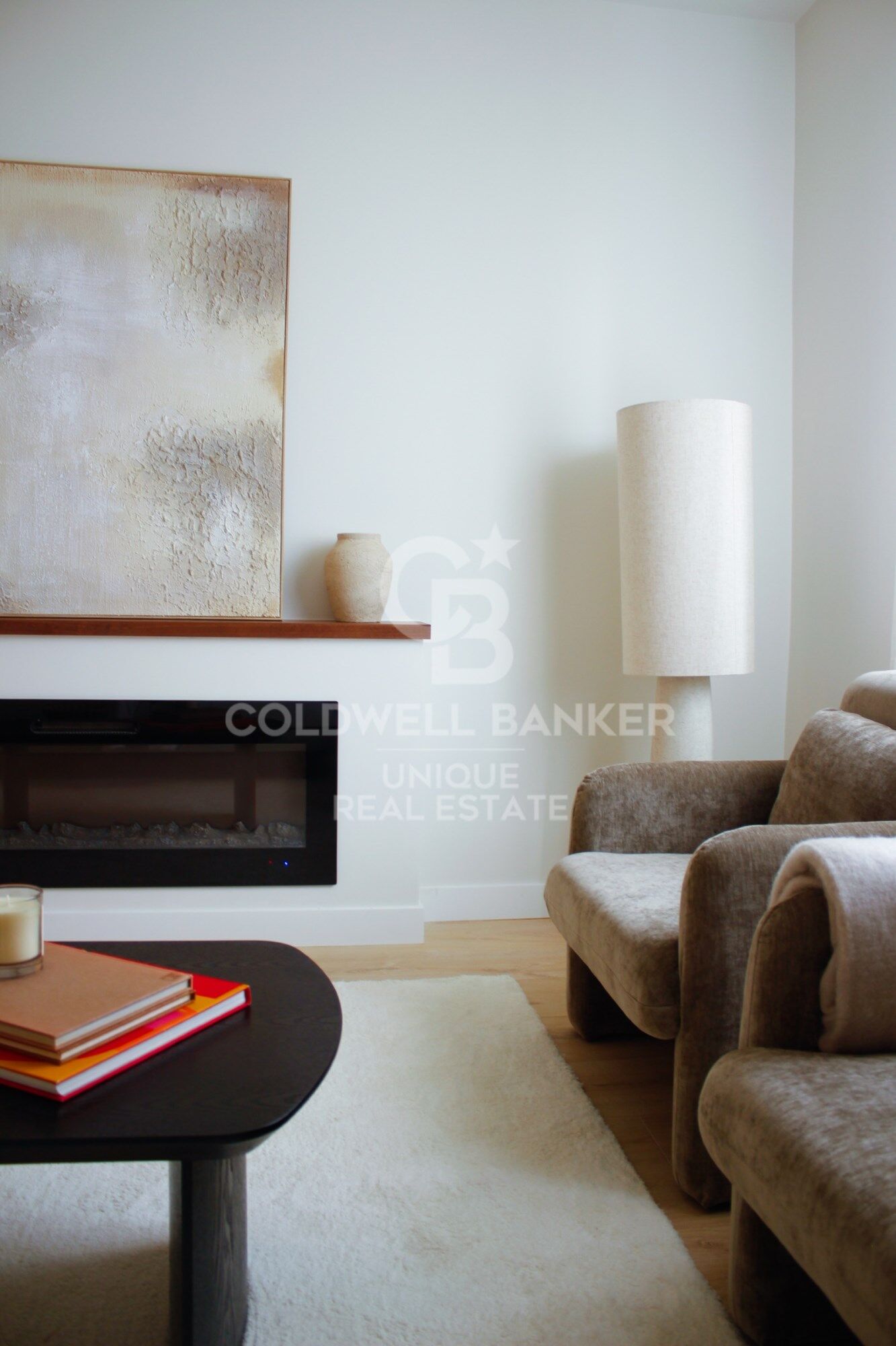 Bright 2-Bedroom Apartment in Ibiza, Retiro