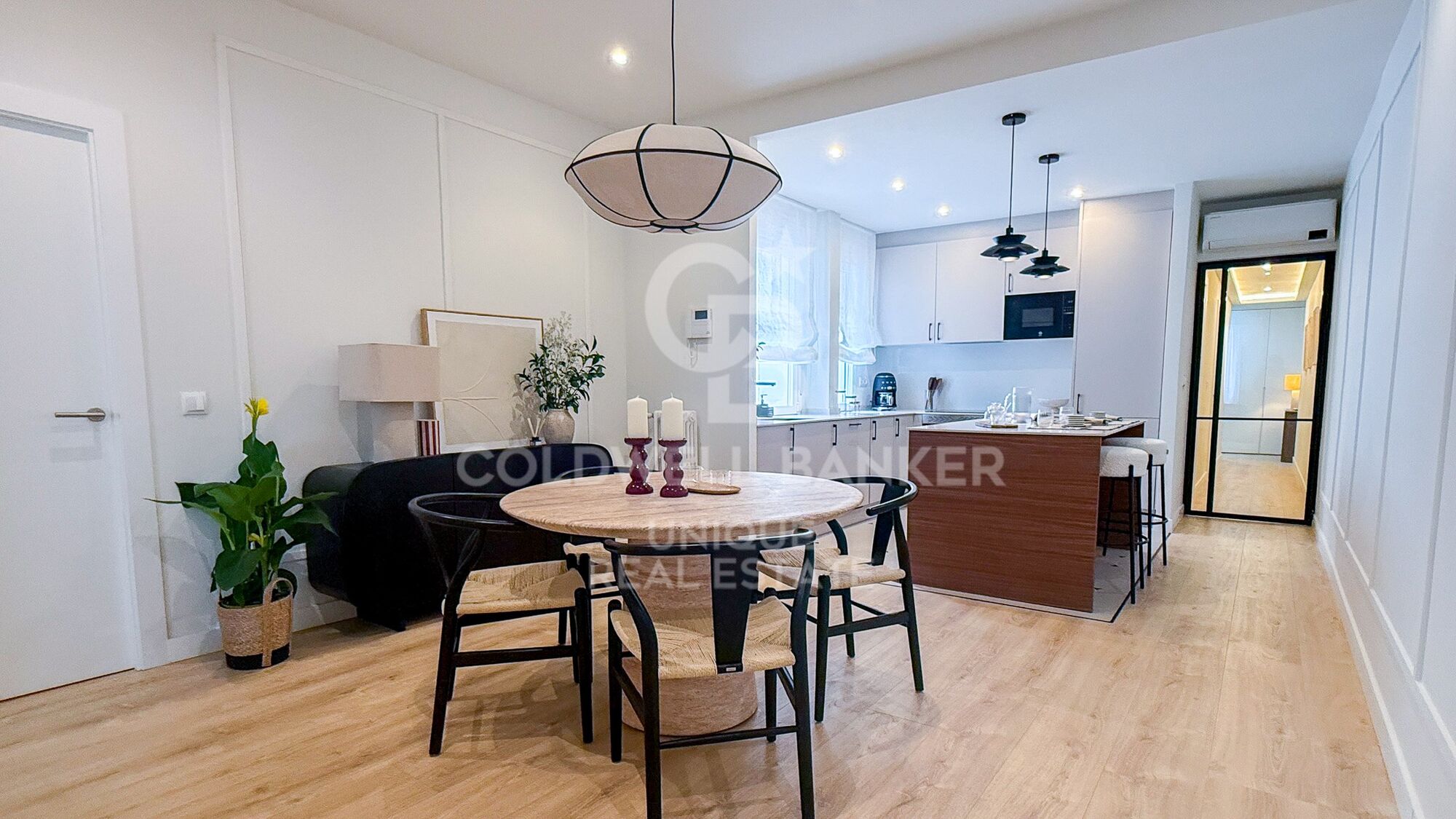 Bright 2-Bedroom Apartment in Ibiza, Retiro