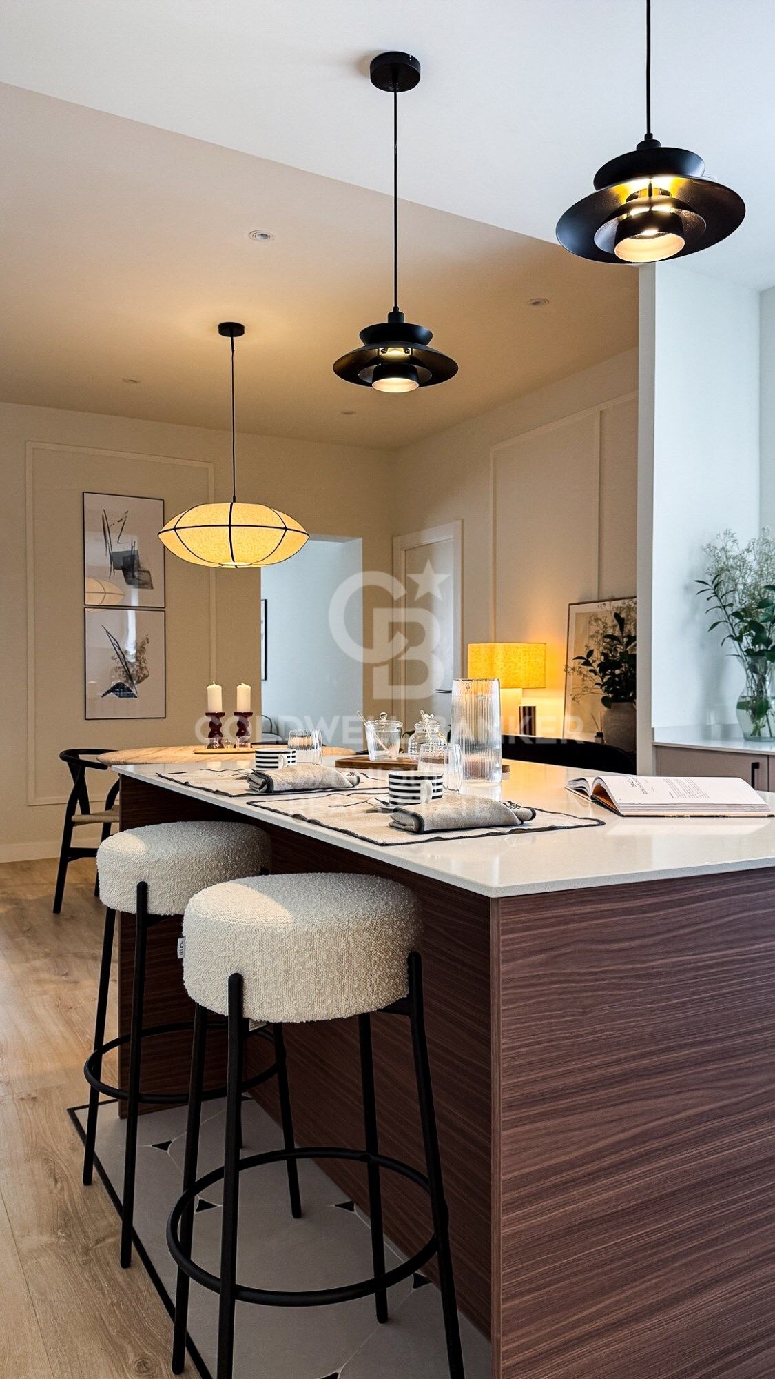 Bright 2-Bedroom Apartment in Ibiza, Retiro