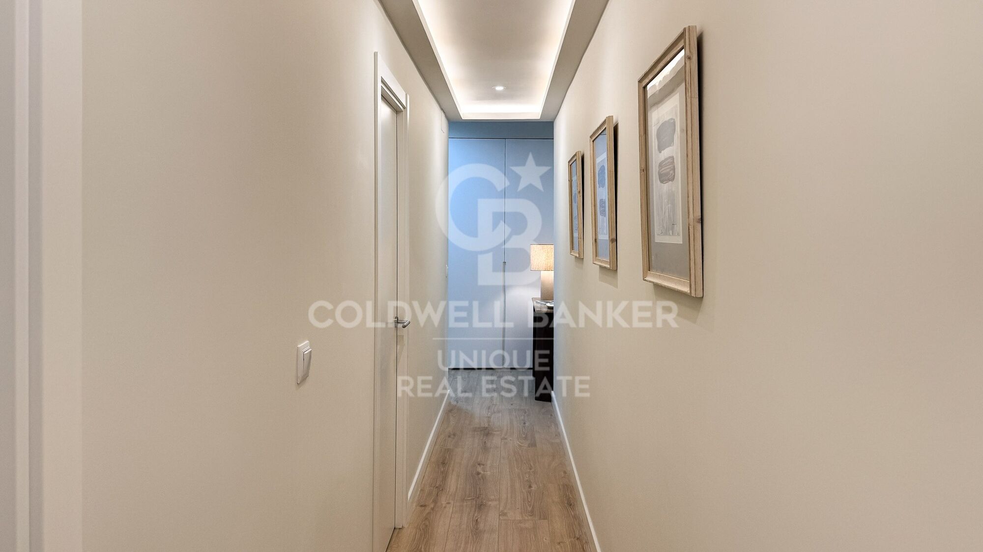 Bright 2-Bedroom Apartment in Ibiza, Retiro