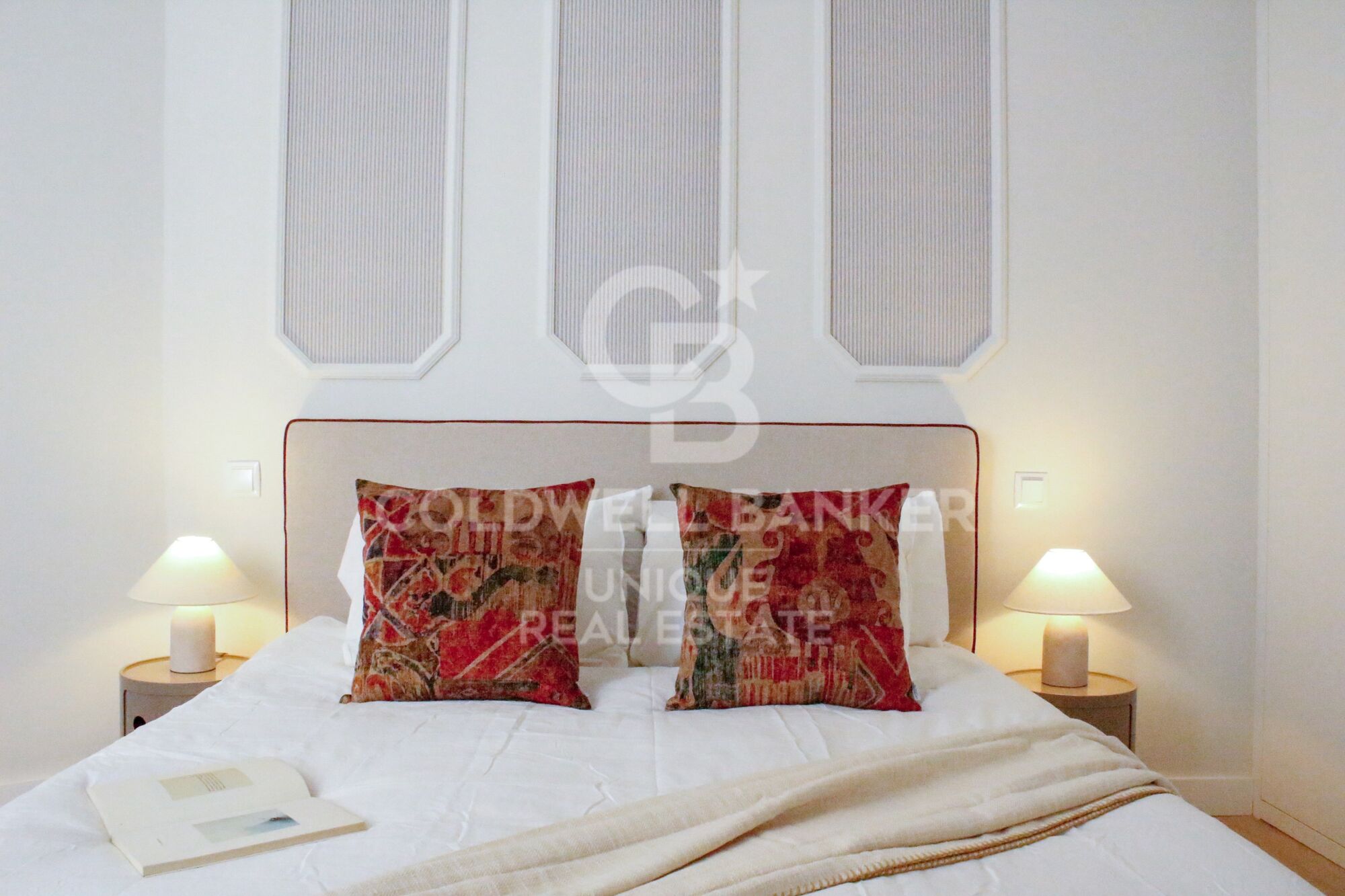 Bright 2-Bedroom Apartment in Ibiza, Retiro