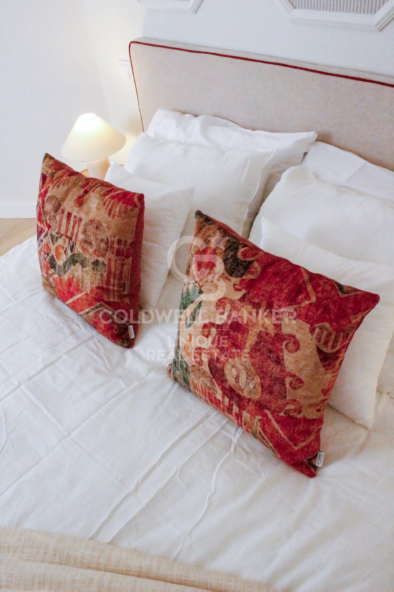 Bright 2-Bedroom Apartment in Ibiza, Retiro