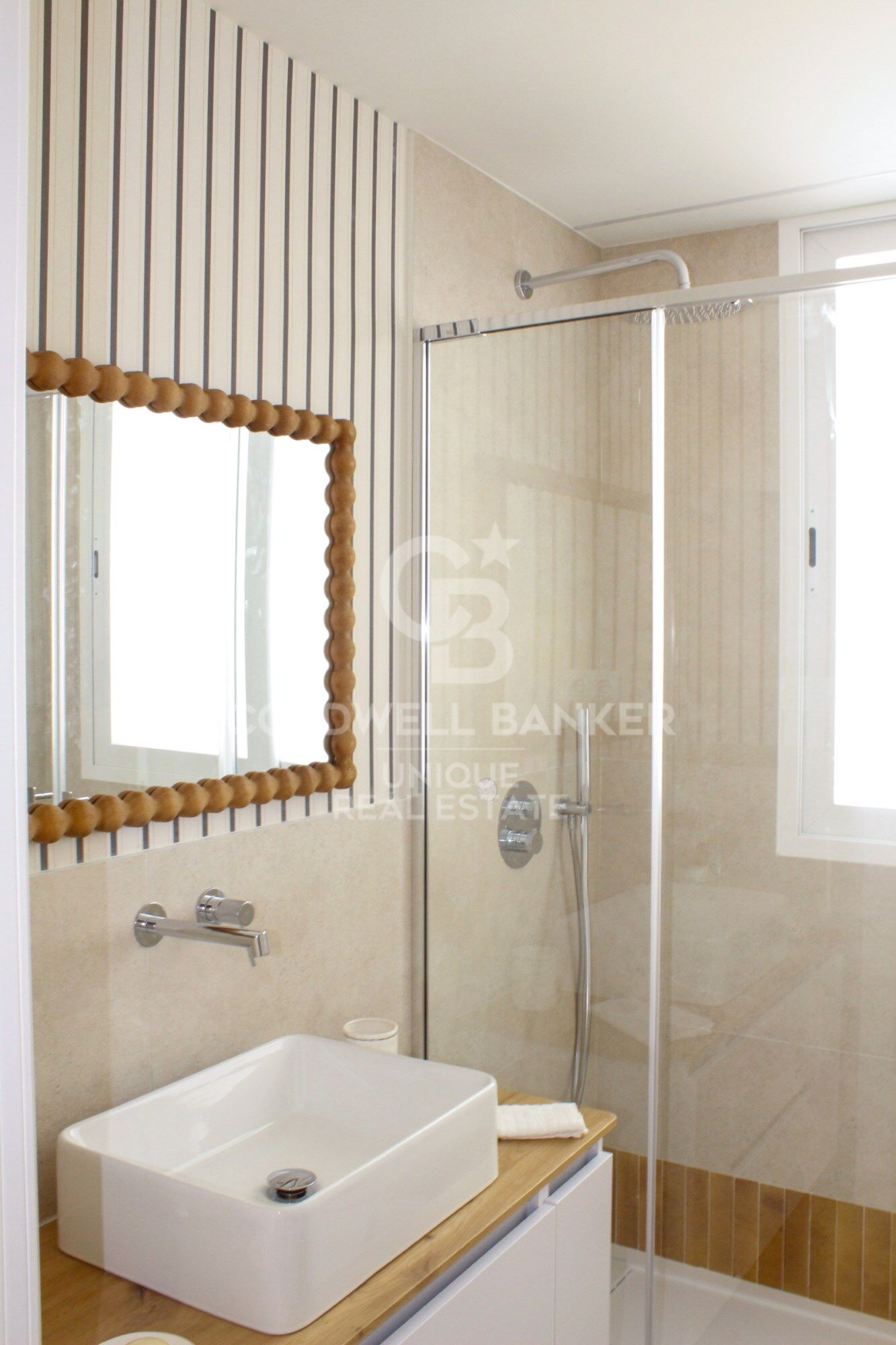 Bright 2-Bedroom Apartment in Ibiza, Retiro