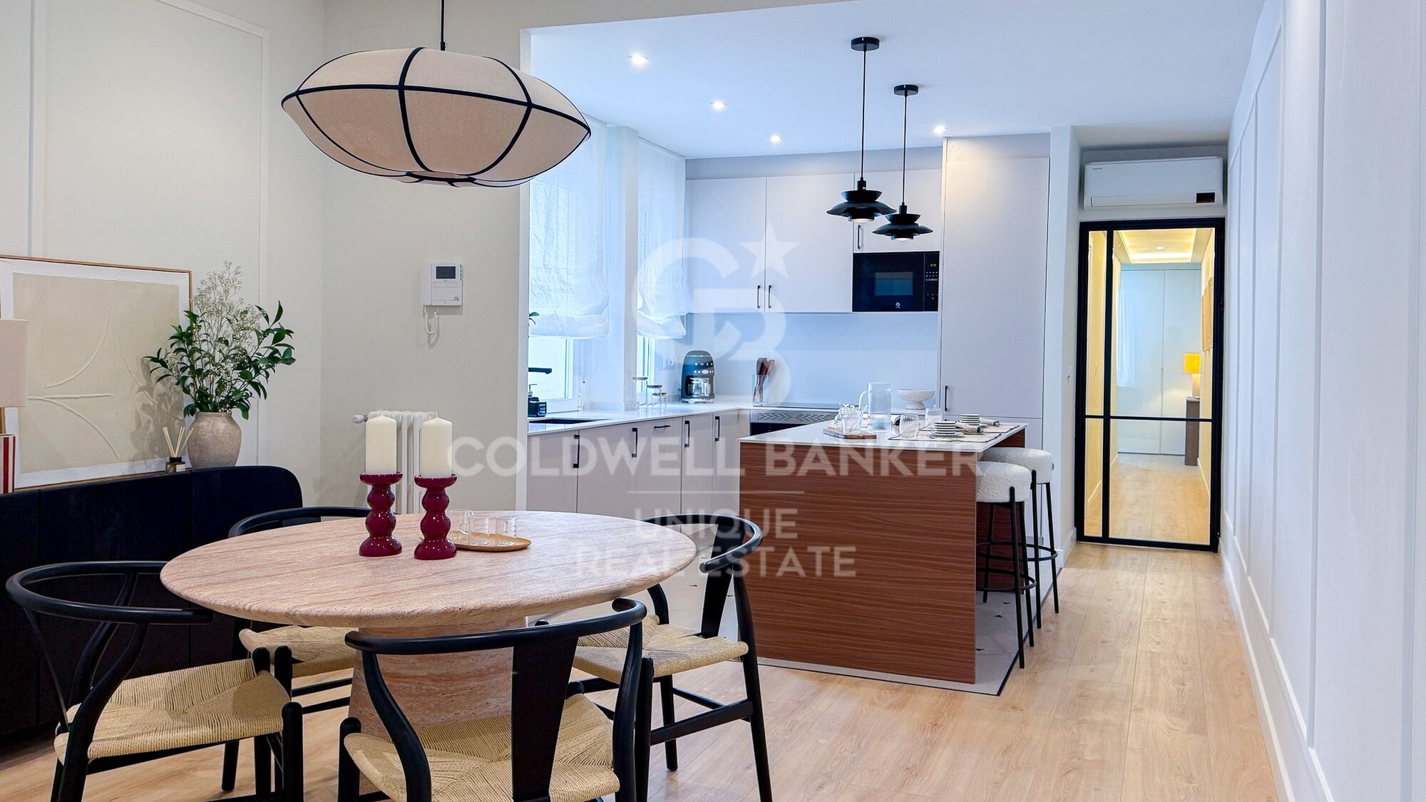 Bright 2-Bedroom Apartment in Ibiza, Retiro