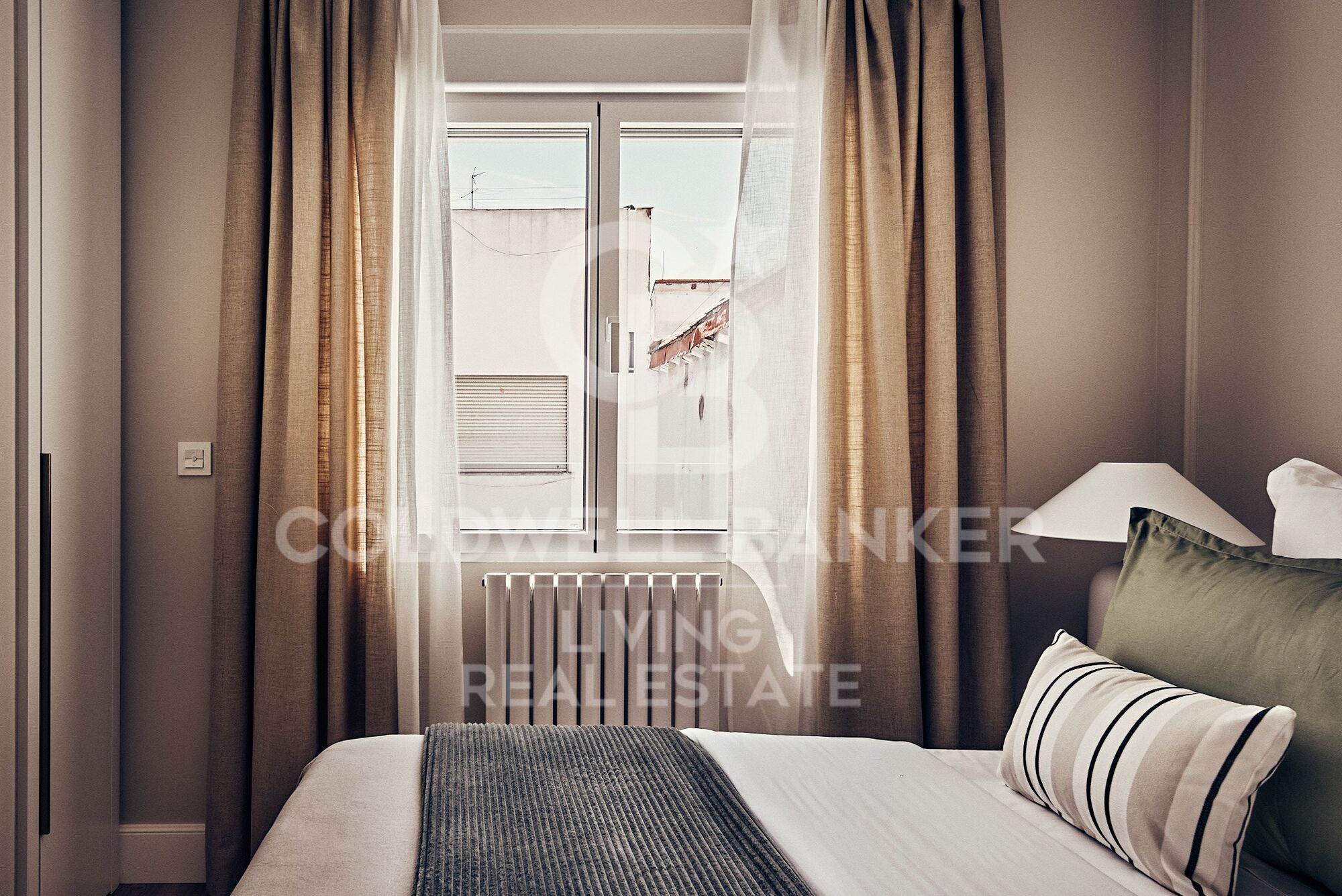 Flat 4 Bedrooms Sale Madrid