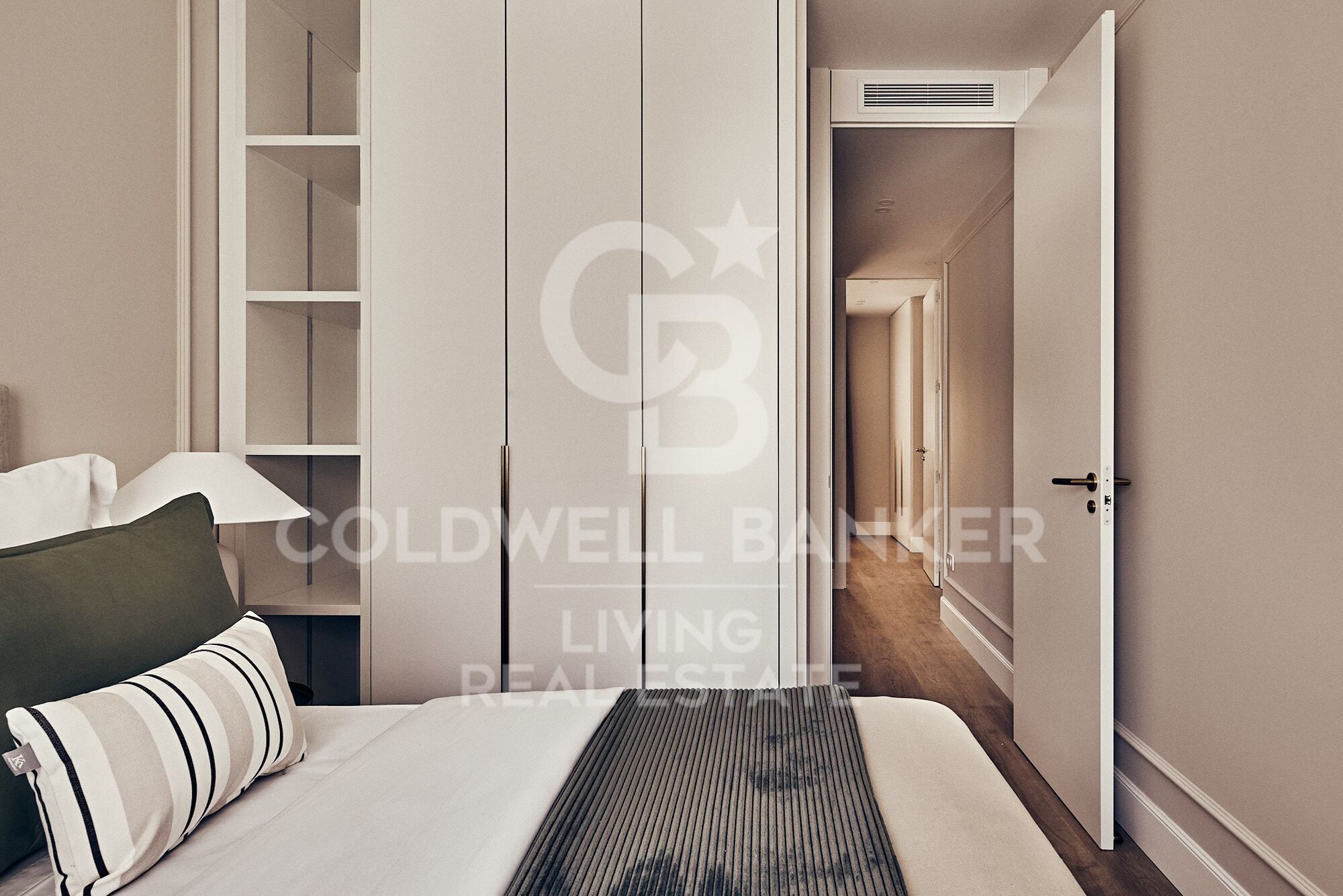 Flat 4 Bedrooms Sale Madrid