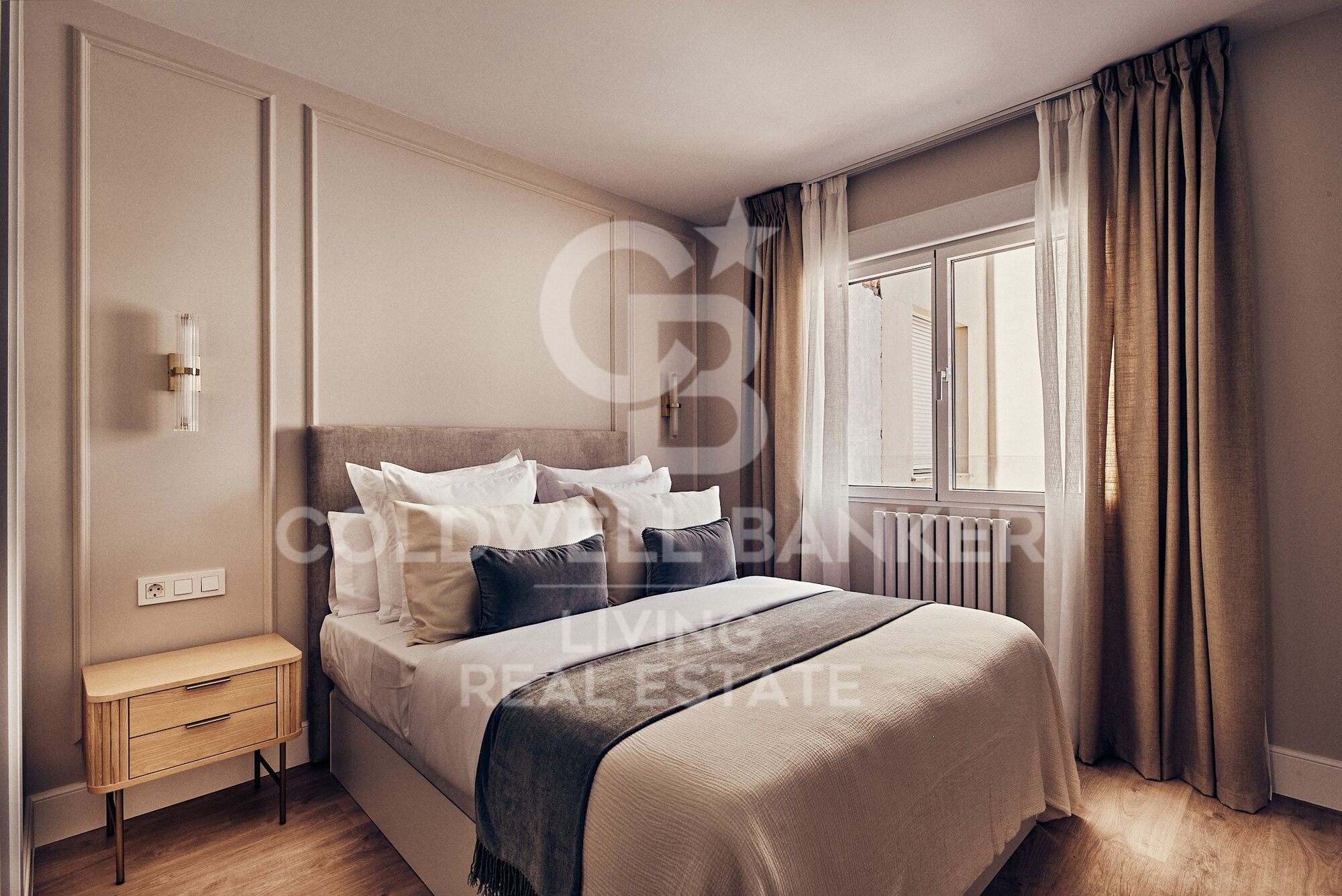 Flat 4 Bedrooms Sale Madrid