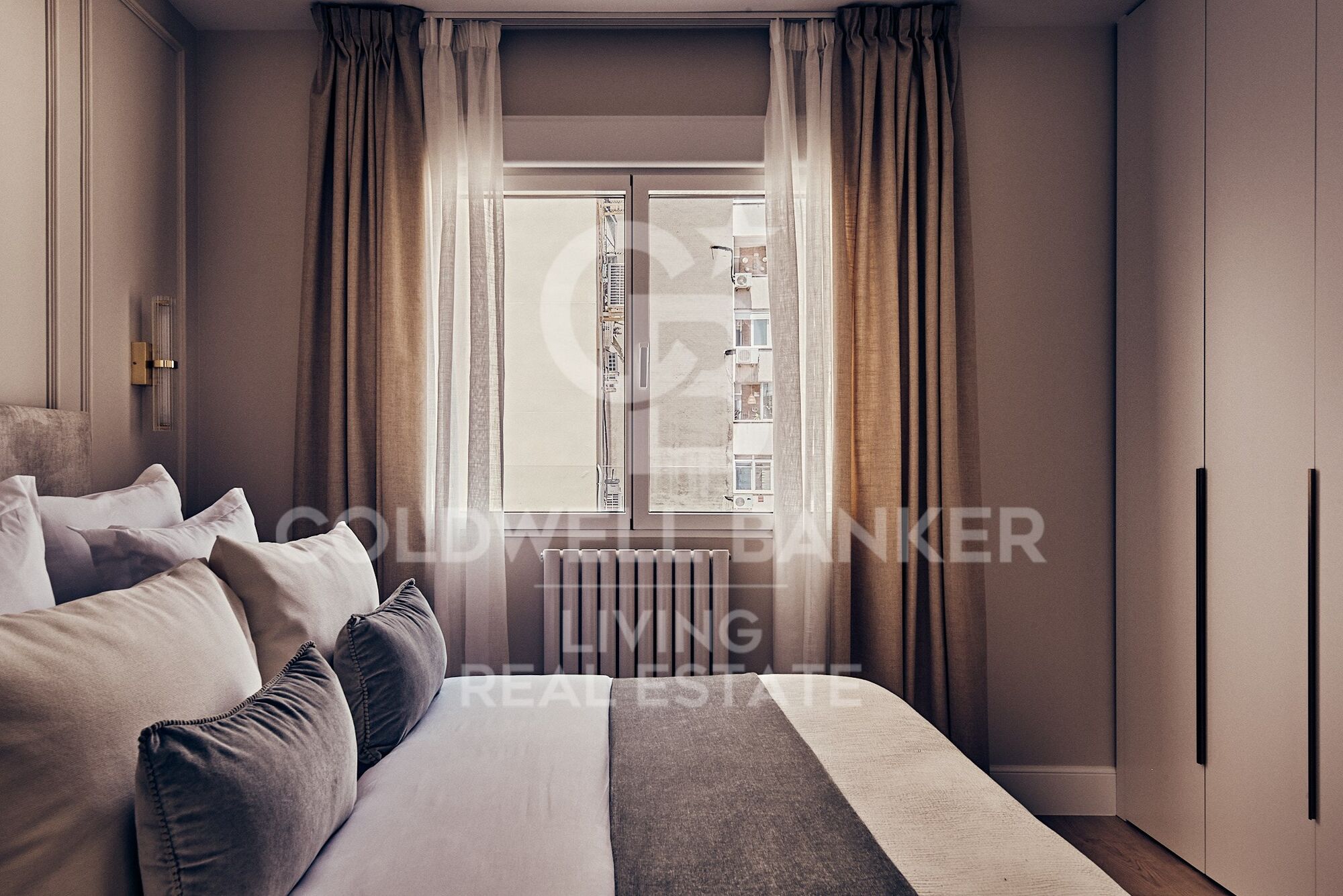 Flat 4 Bedrooms Sale Madrid