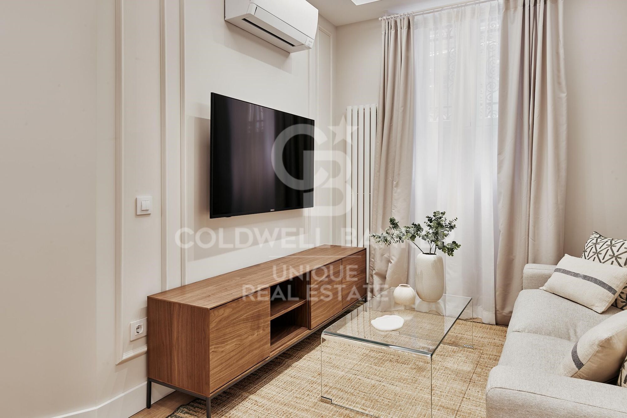 2 bedroom ground floor flat in Almagro