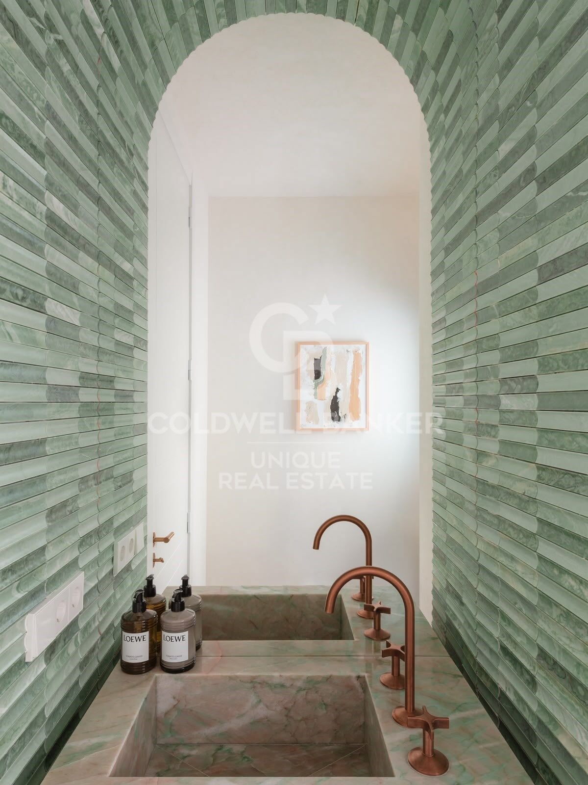 4-Bedroom Apartment in Ríos Rosas