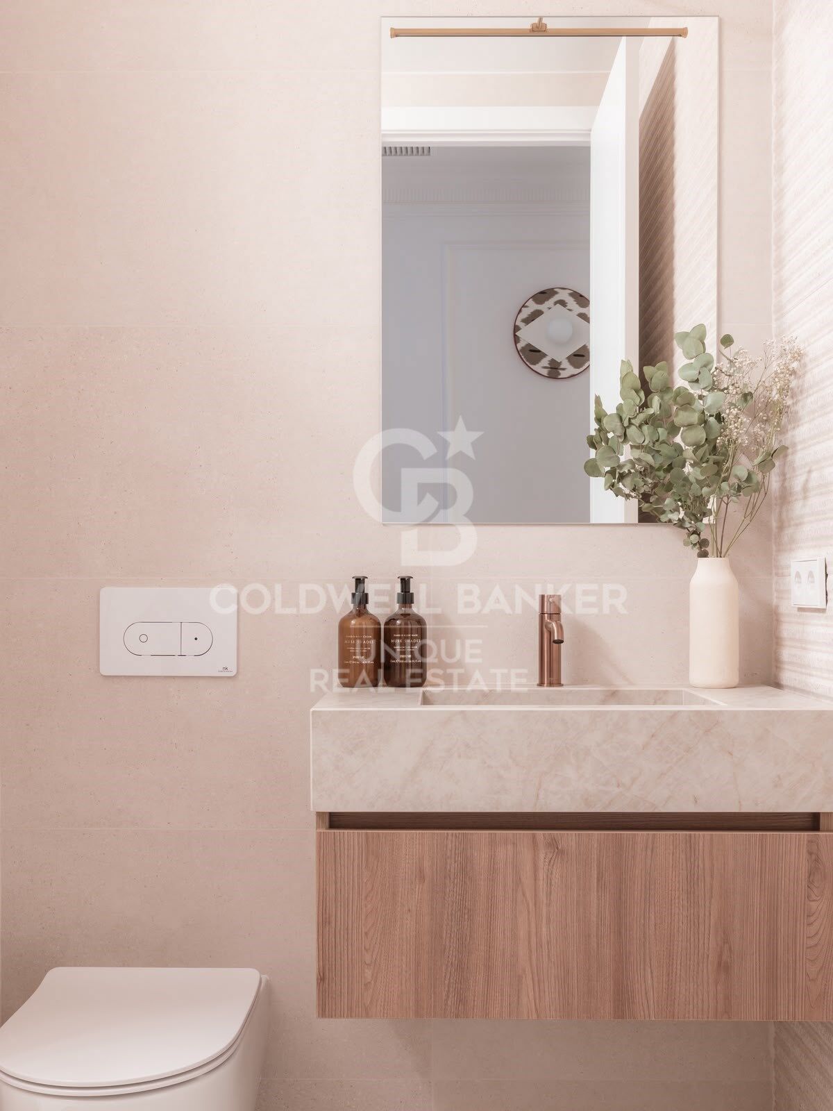 4-Bedroom Apartment in Ríos Rosas