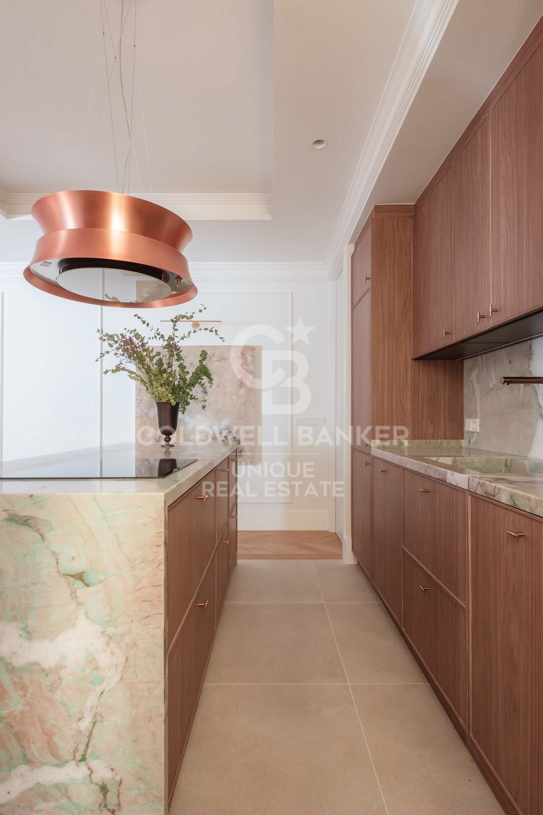 4-Bedroom Apartment in Ríos Rosas