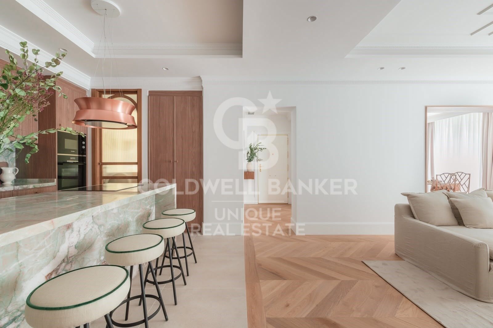 4-Bedroom Apartment in Ríos Rosas